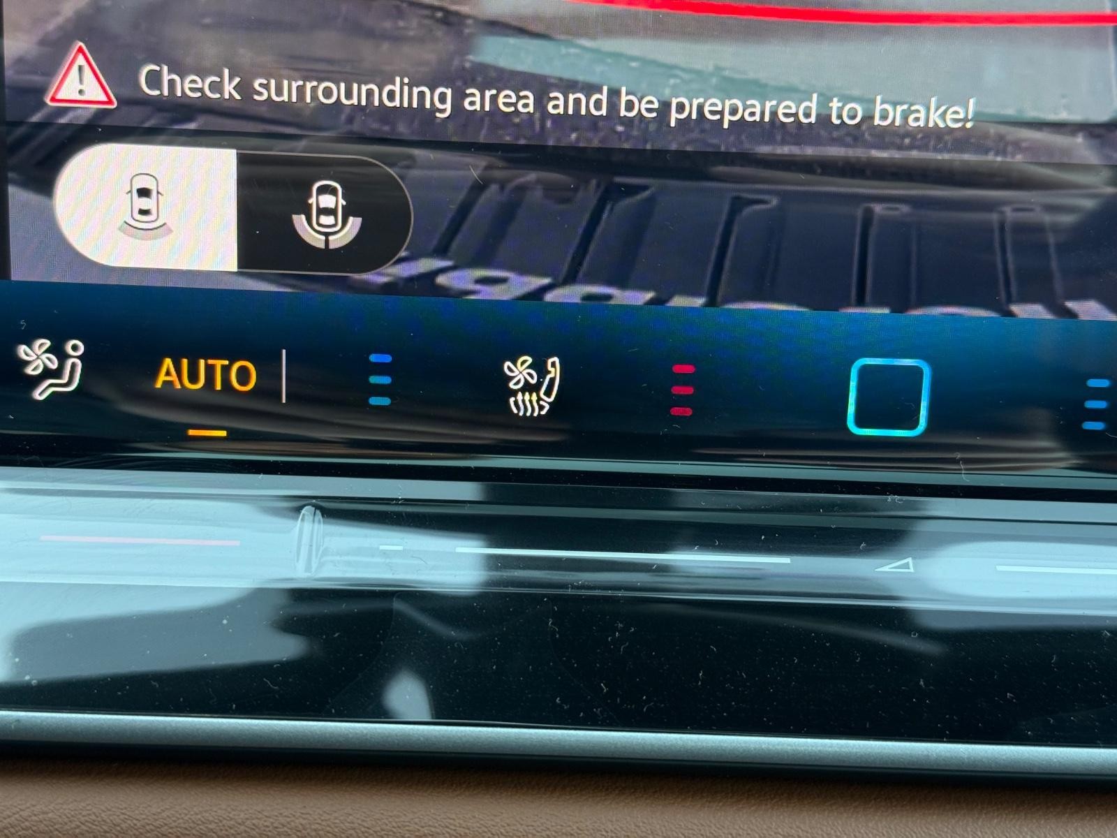 Volkswagen Tiguan Vehicle Image 14