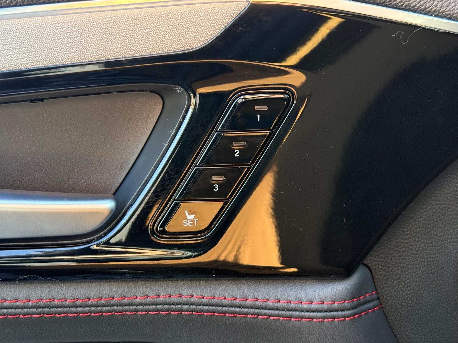 Acura MDX Vehicle Image 10