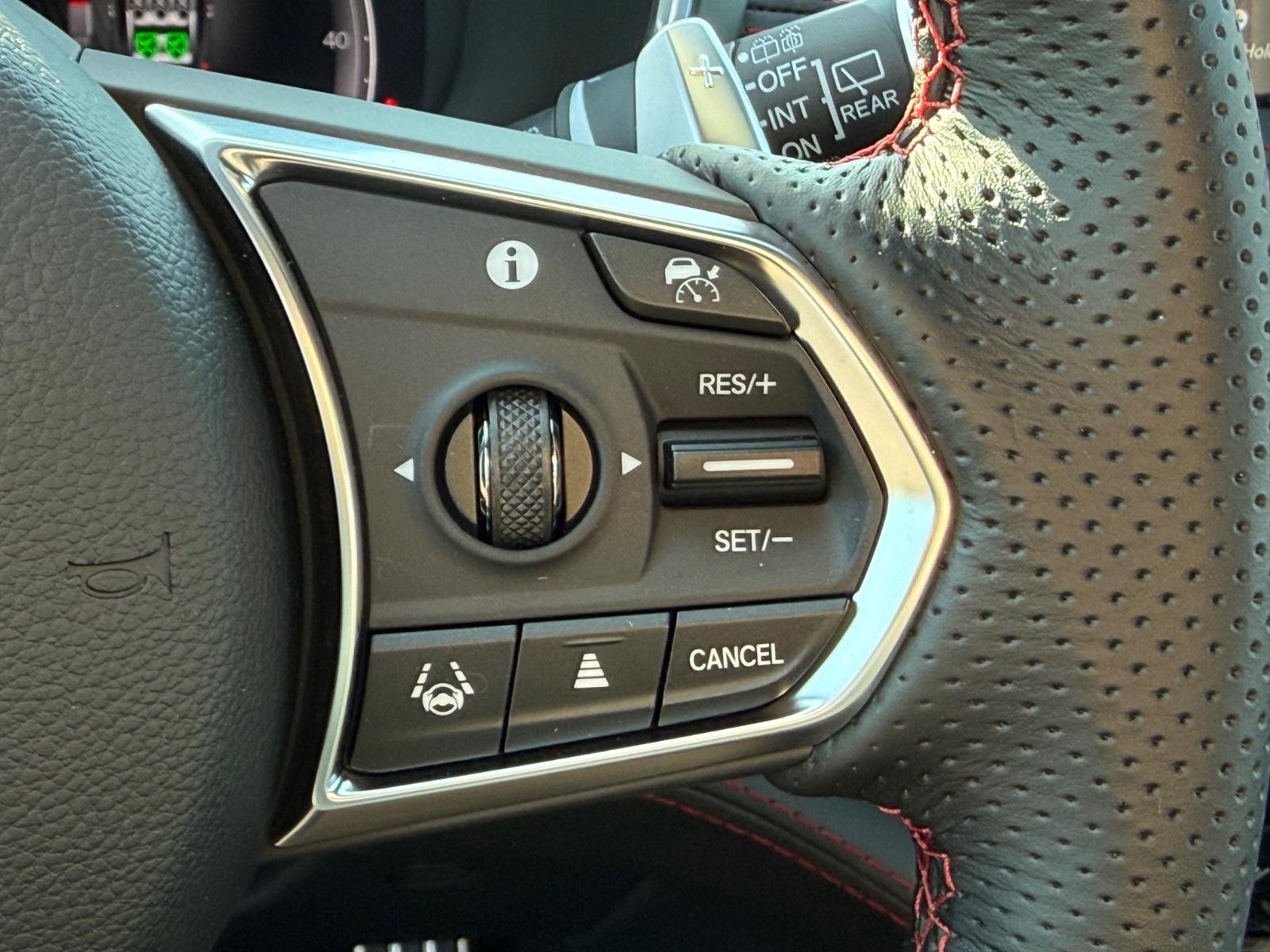 Acura MDX Vehicle Image 12