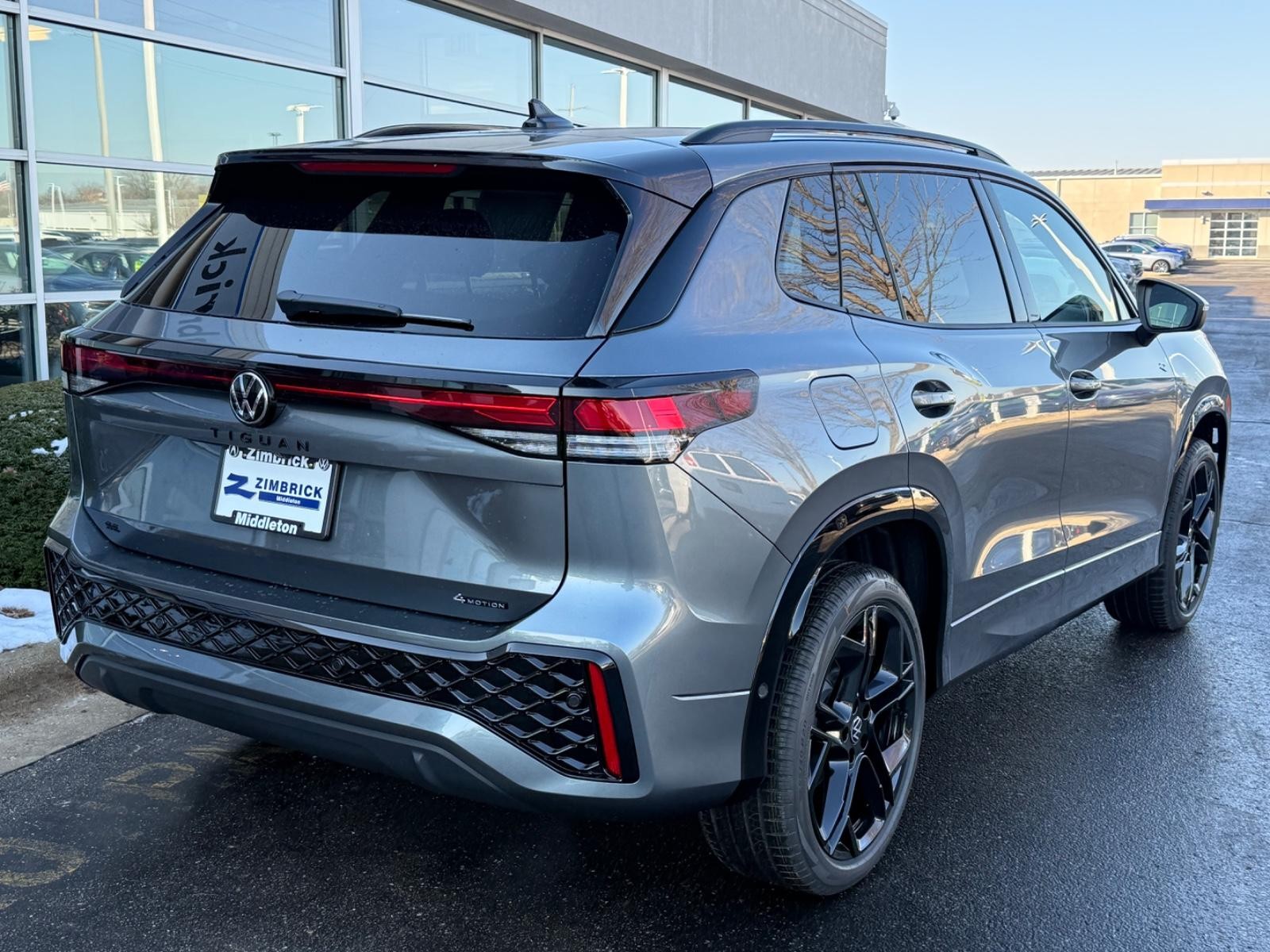 Volkswagen Tiguan Vehicle Image 03