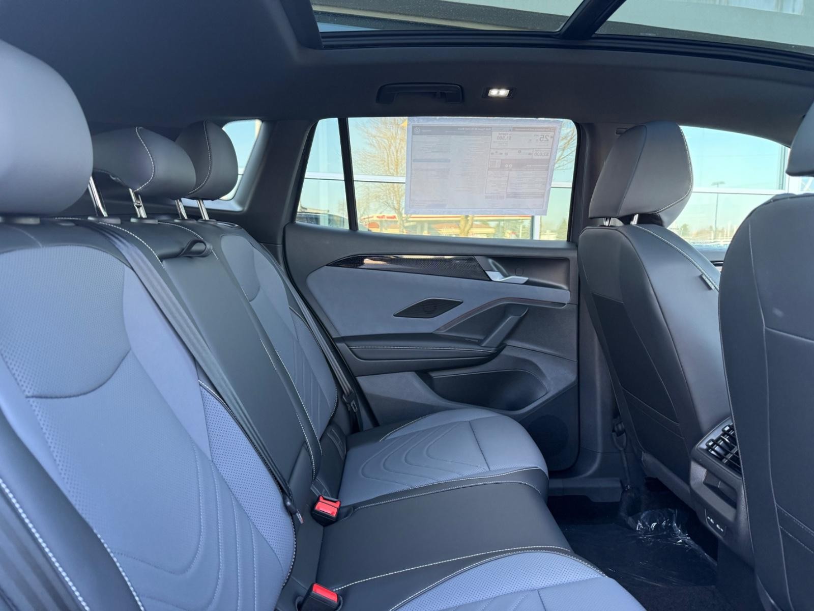 Volkswagen Tiguan Vehicle Image 05