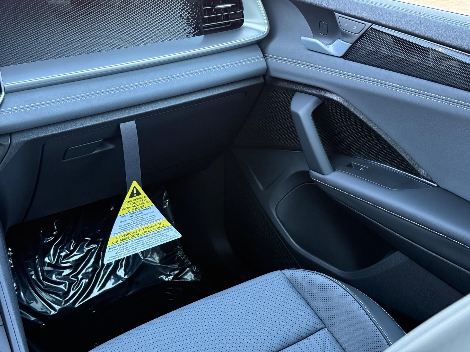 Volkswagen Tiguan Vehicle Image 09