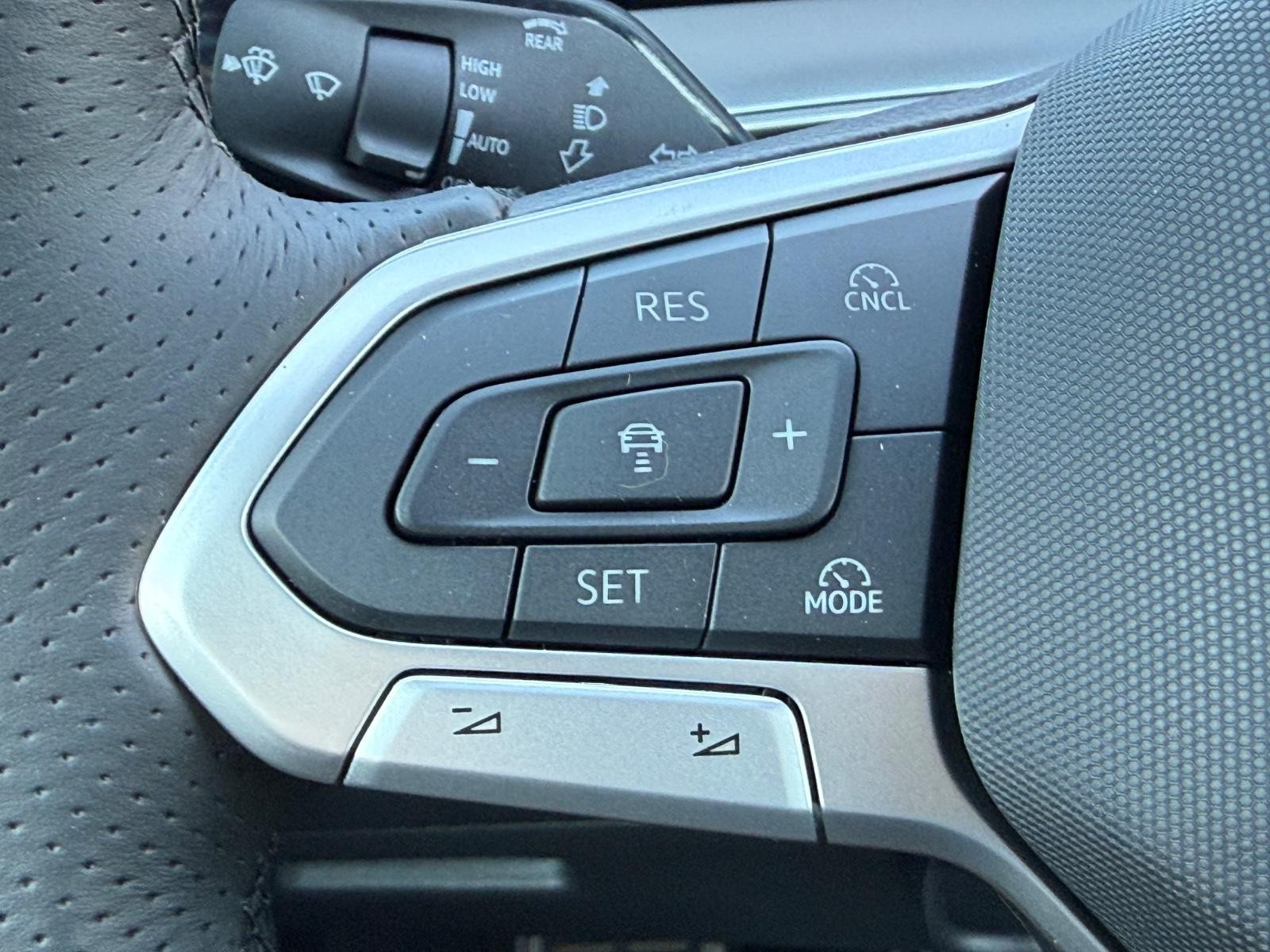 Volkswagen Tiguan Vehicle Image 10