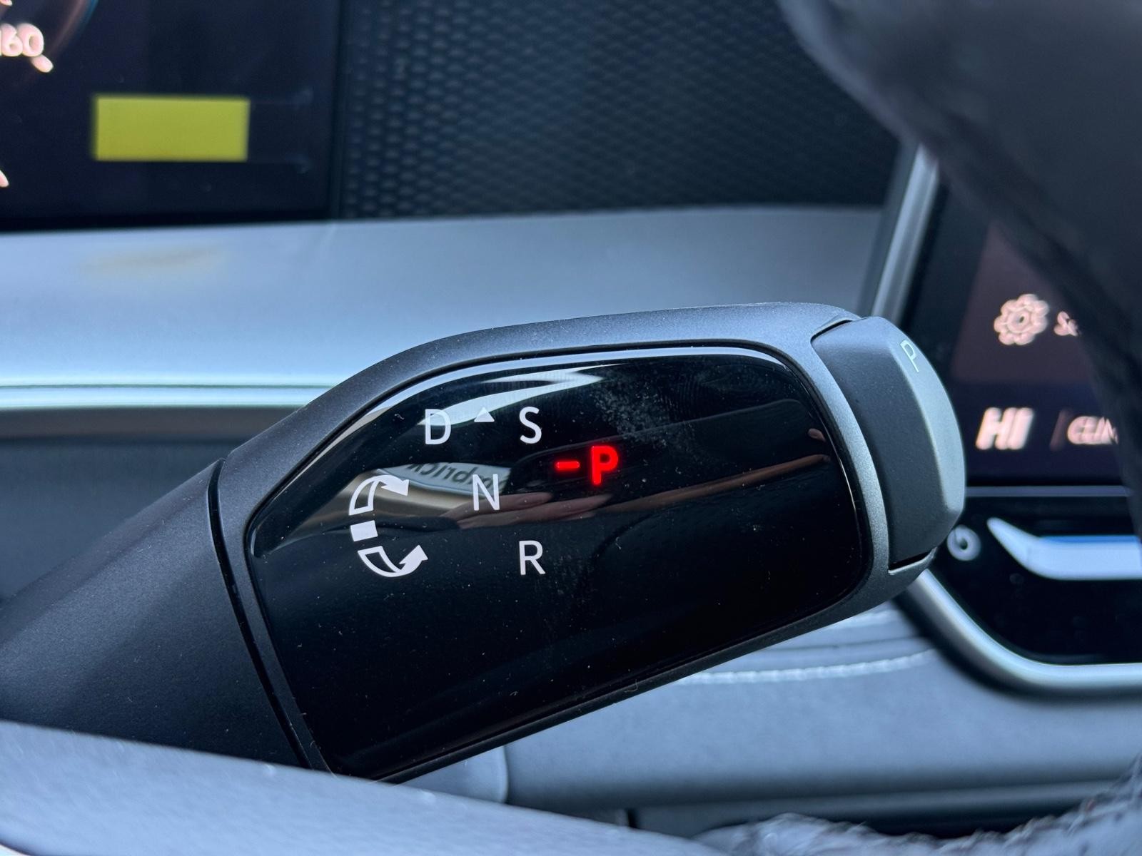 Volkswagen Tiguan Vehicle Image 12