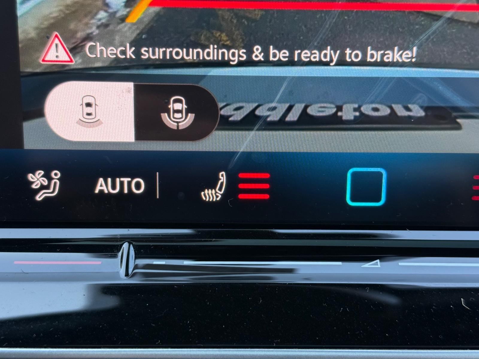 Volkswagen Tiguan Vehicle Image 14