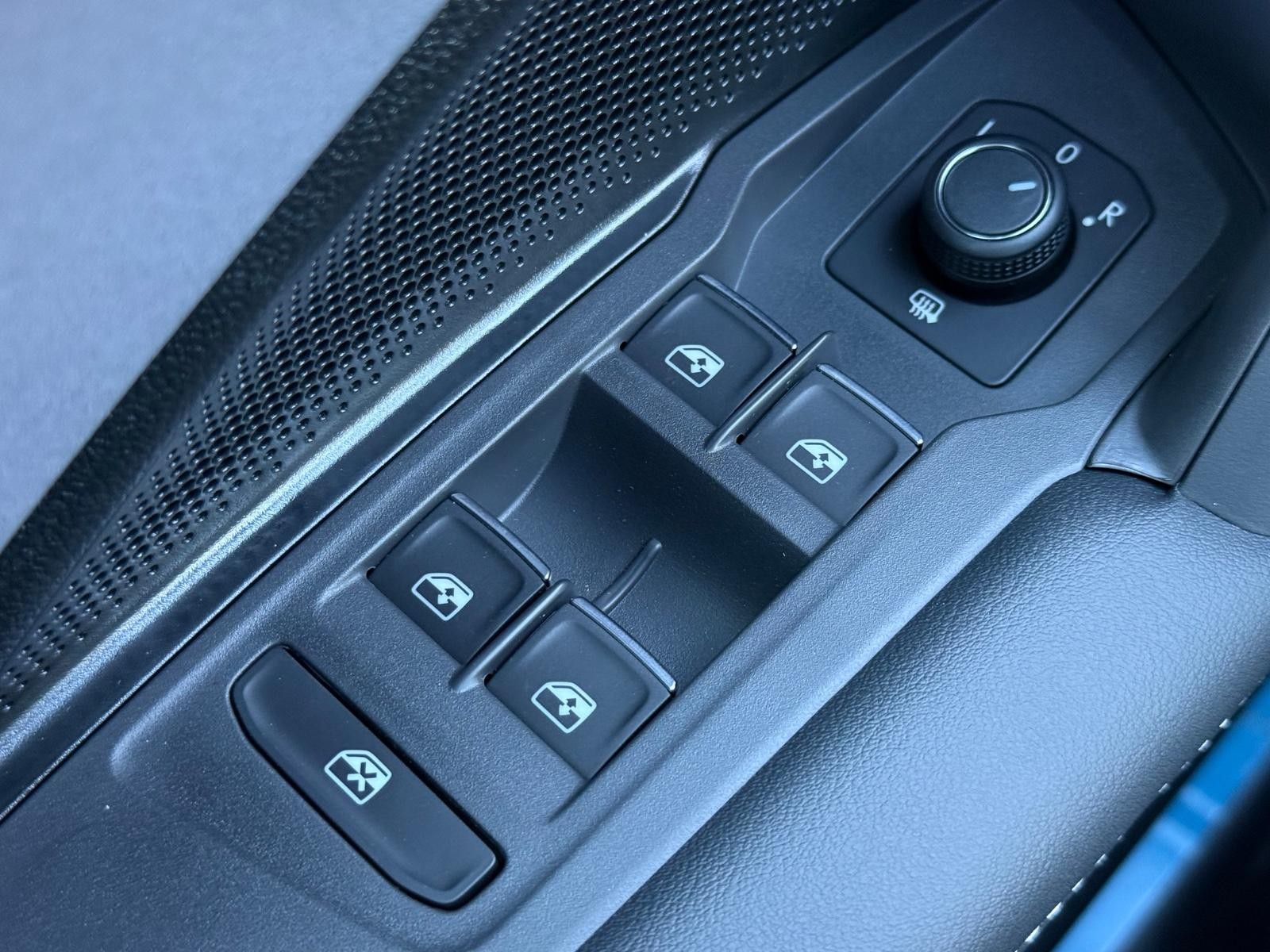 Volkswagen Tiguan Vehicle Image 15