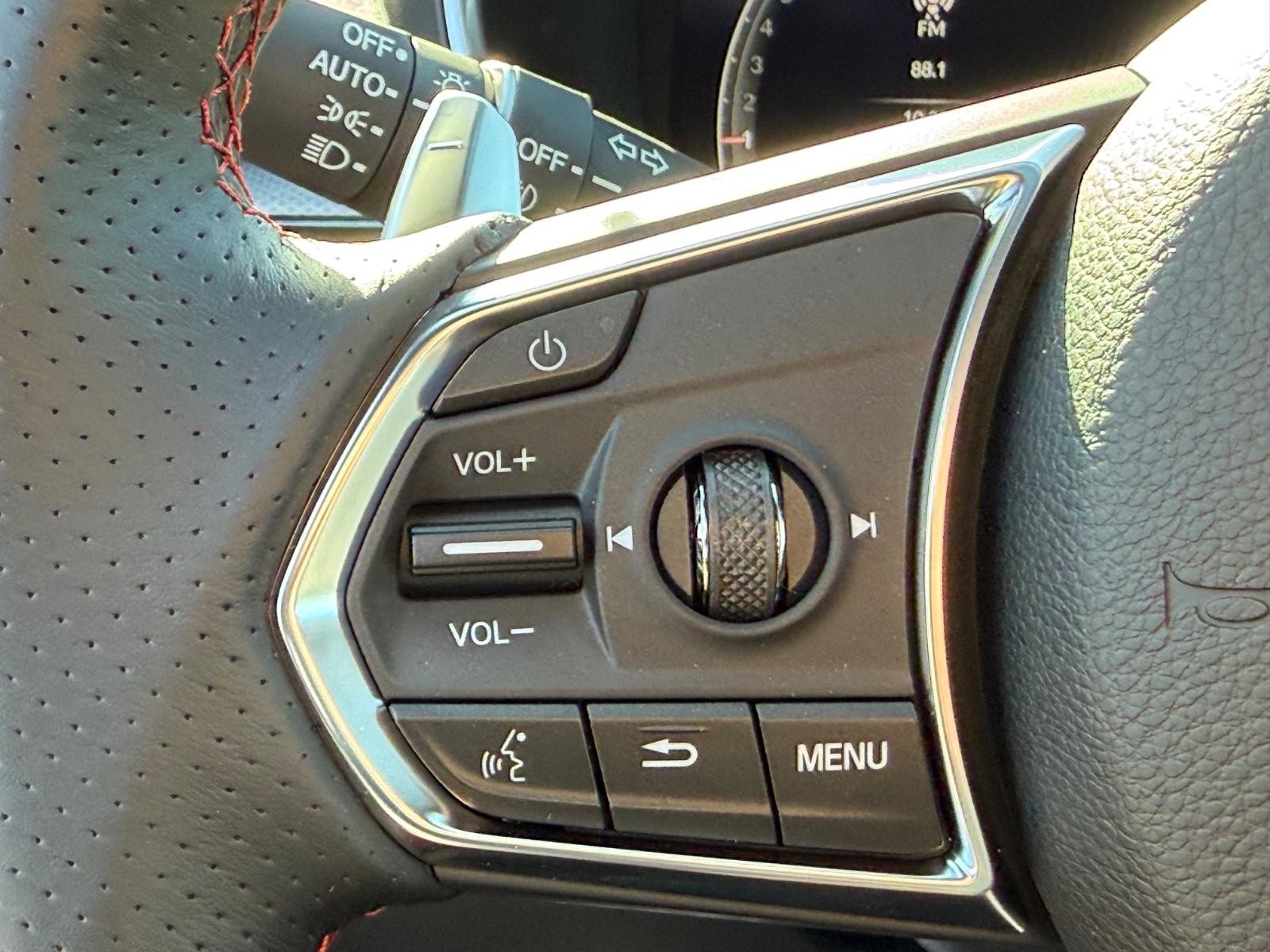 Acura MDX Vehicle Image 12