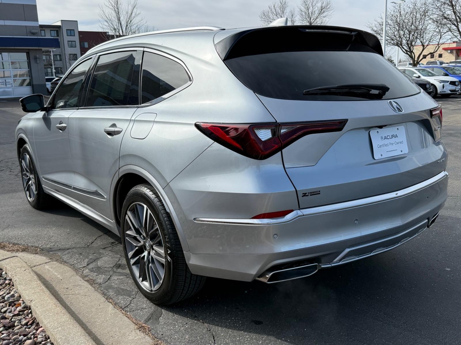 Acura MDX Vehicle Full-screen Gallery Image 06