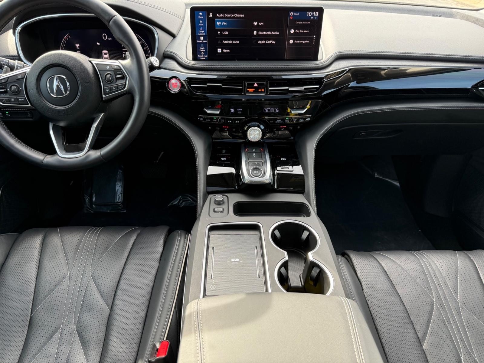 Acura MDX Vehicle Full-screen Gallery Image 12