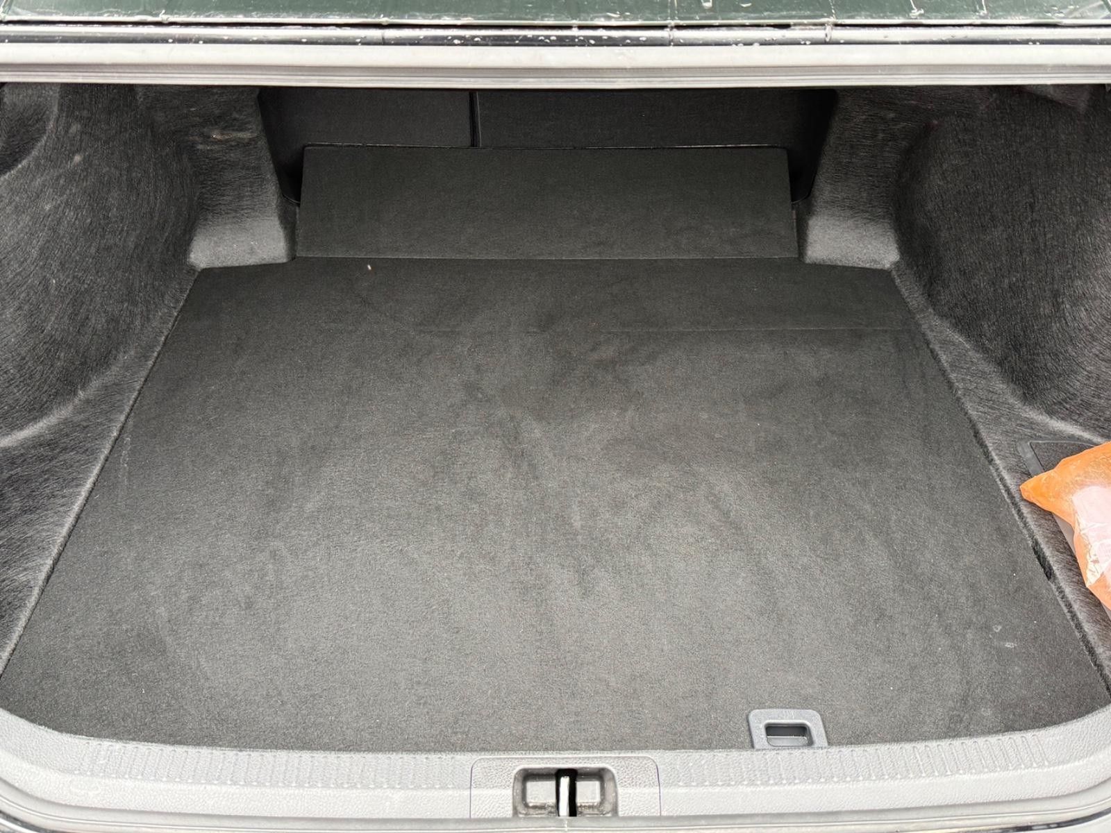 Toyota Camry Vehicle Image 05