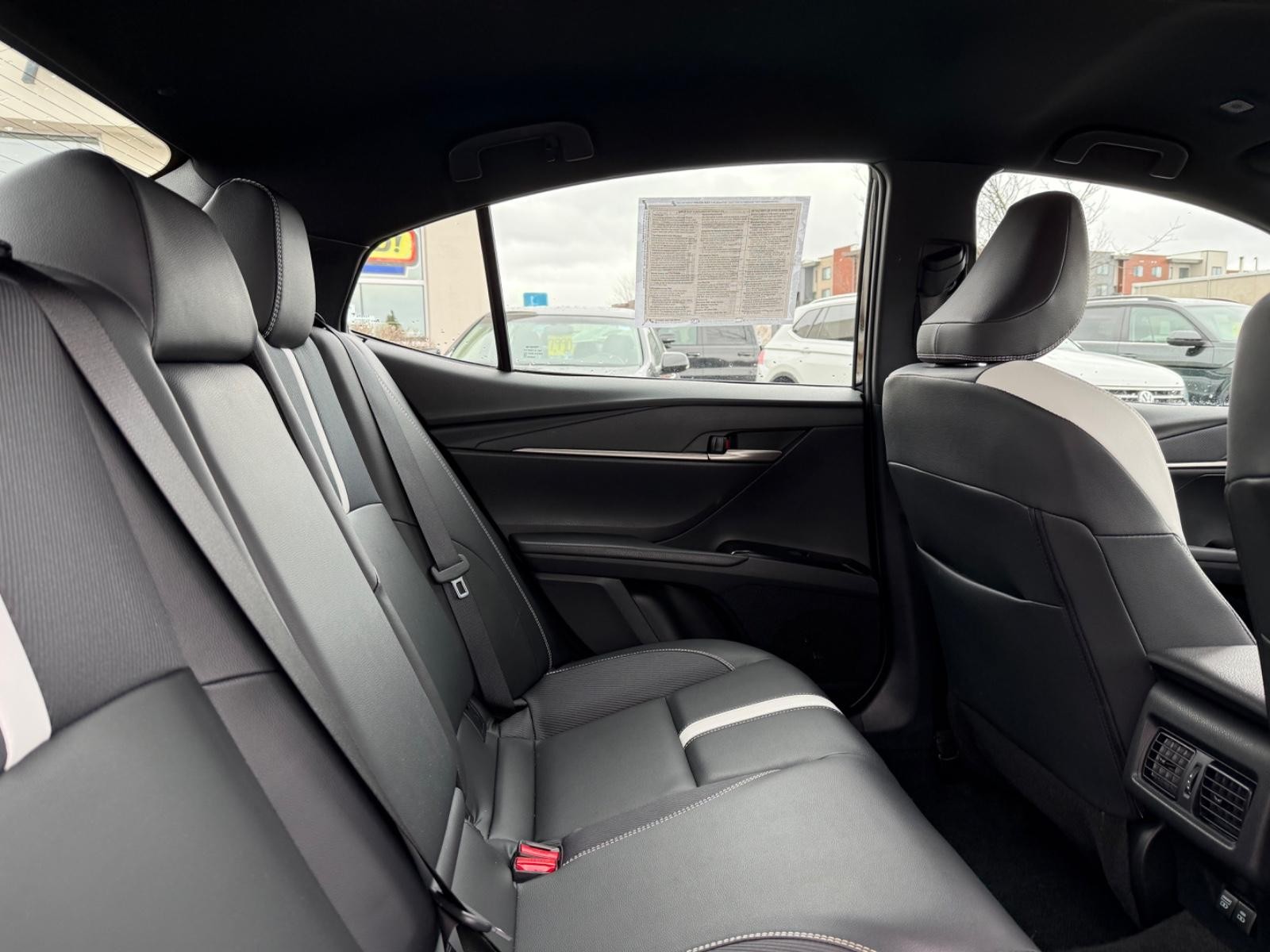 Toyota Camry Vehicle Image 10