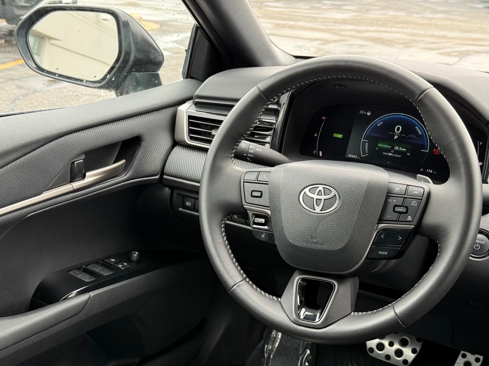 Toyota Camry Vehicle Image 14