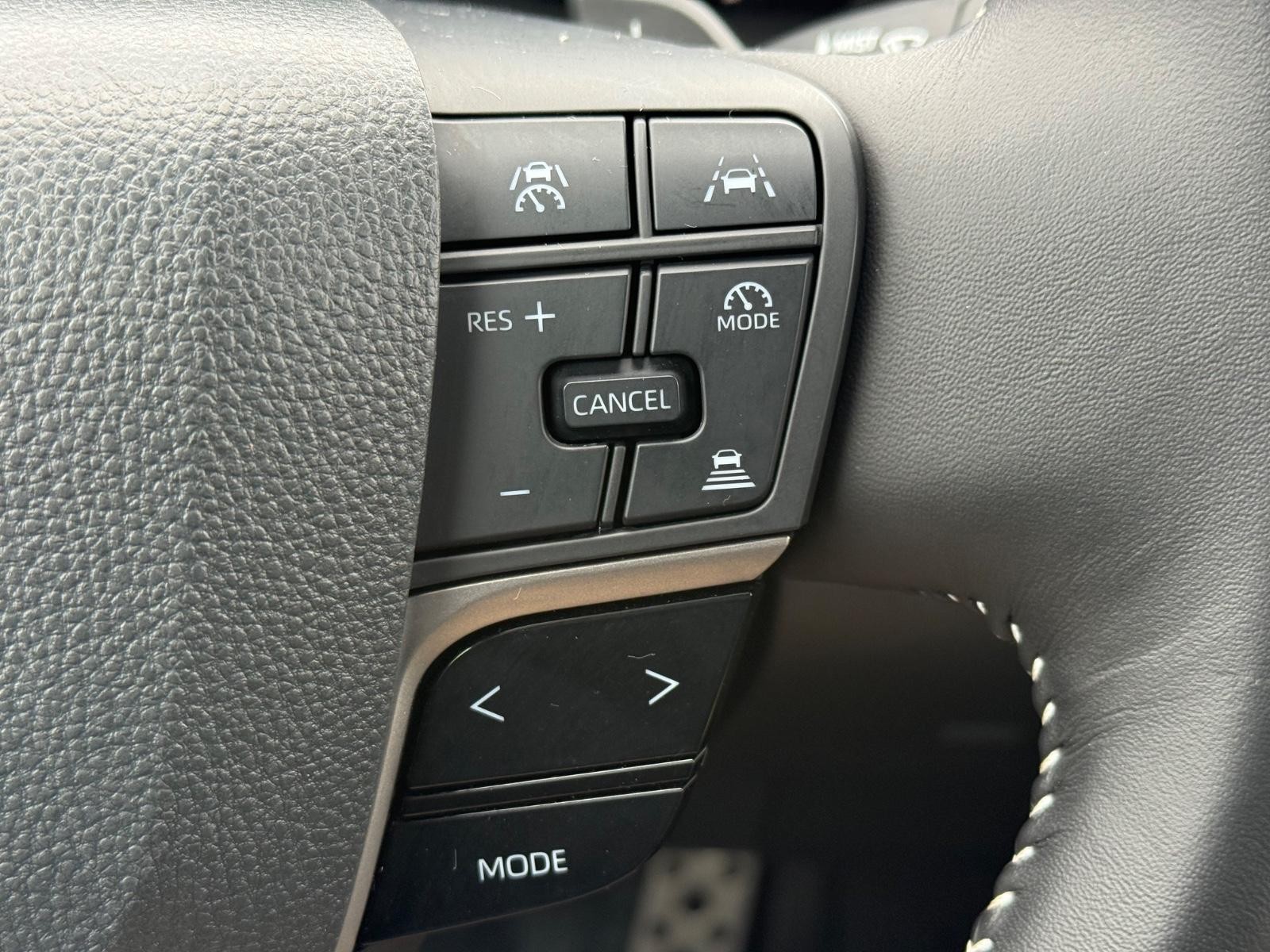 Toyota Camry Vehicle Image 17