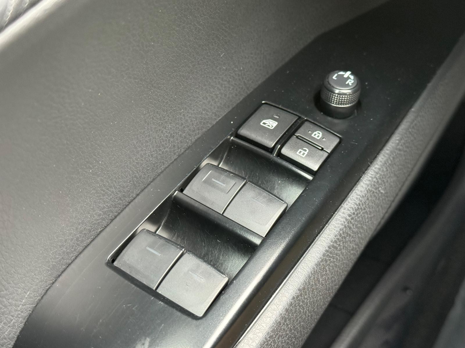 Toyota Camry Vehicle Image 20