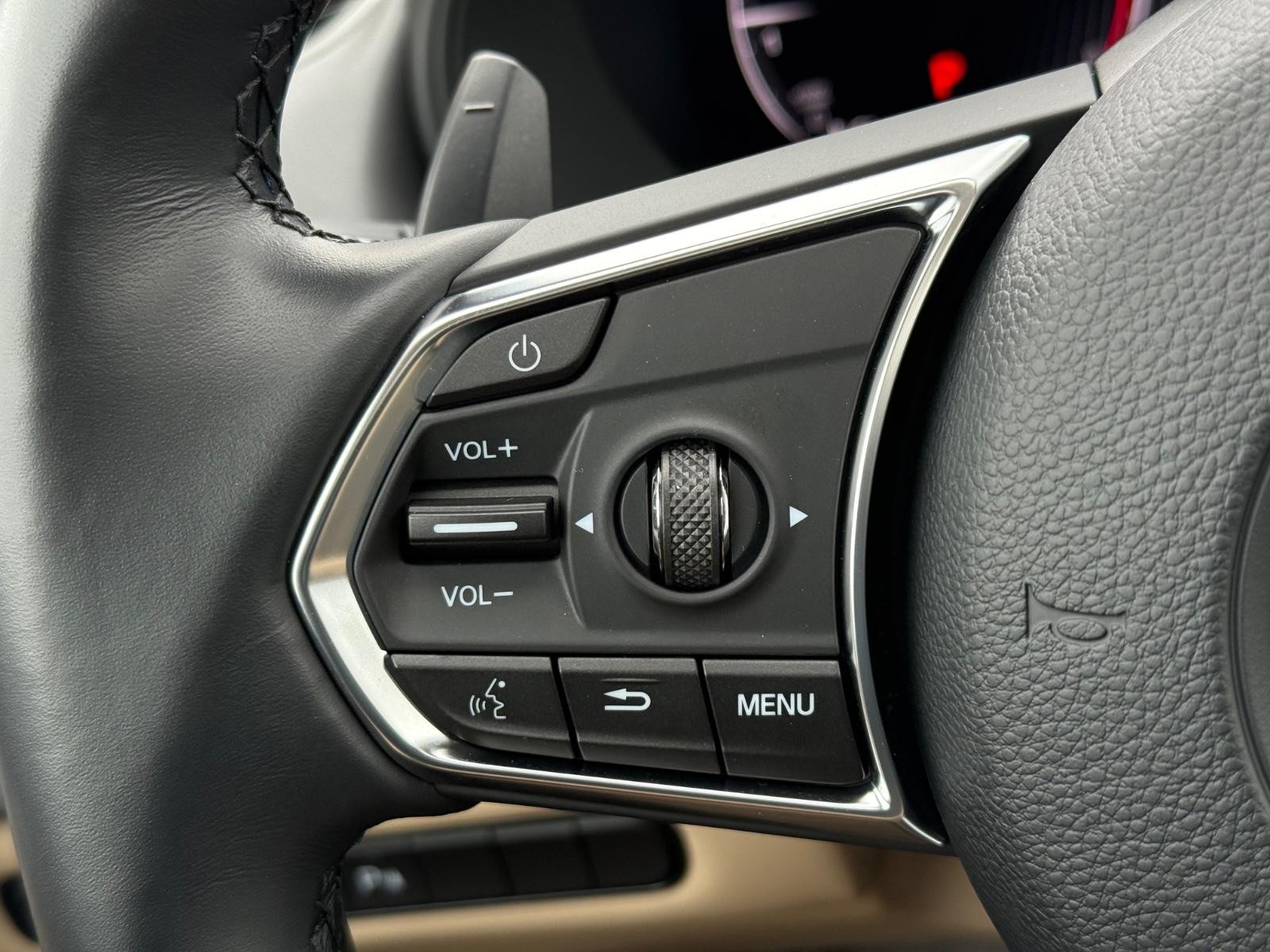 Acura TLX Vehicle Full-screen Gallery Image 15