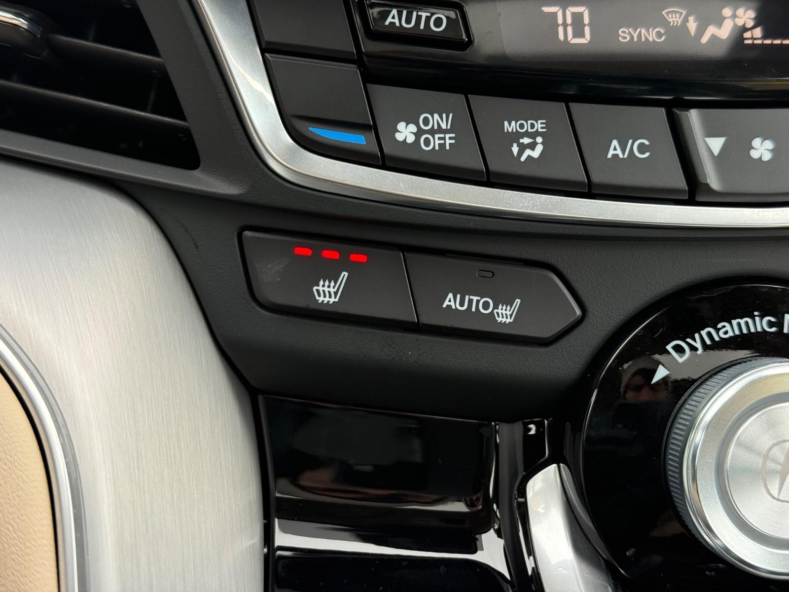 Acura TLX Vehicle Full-screen Gallery Image 19