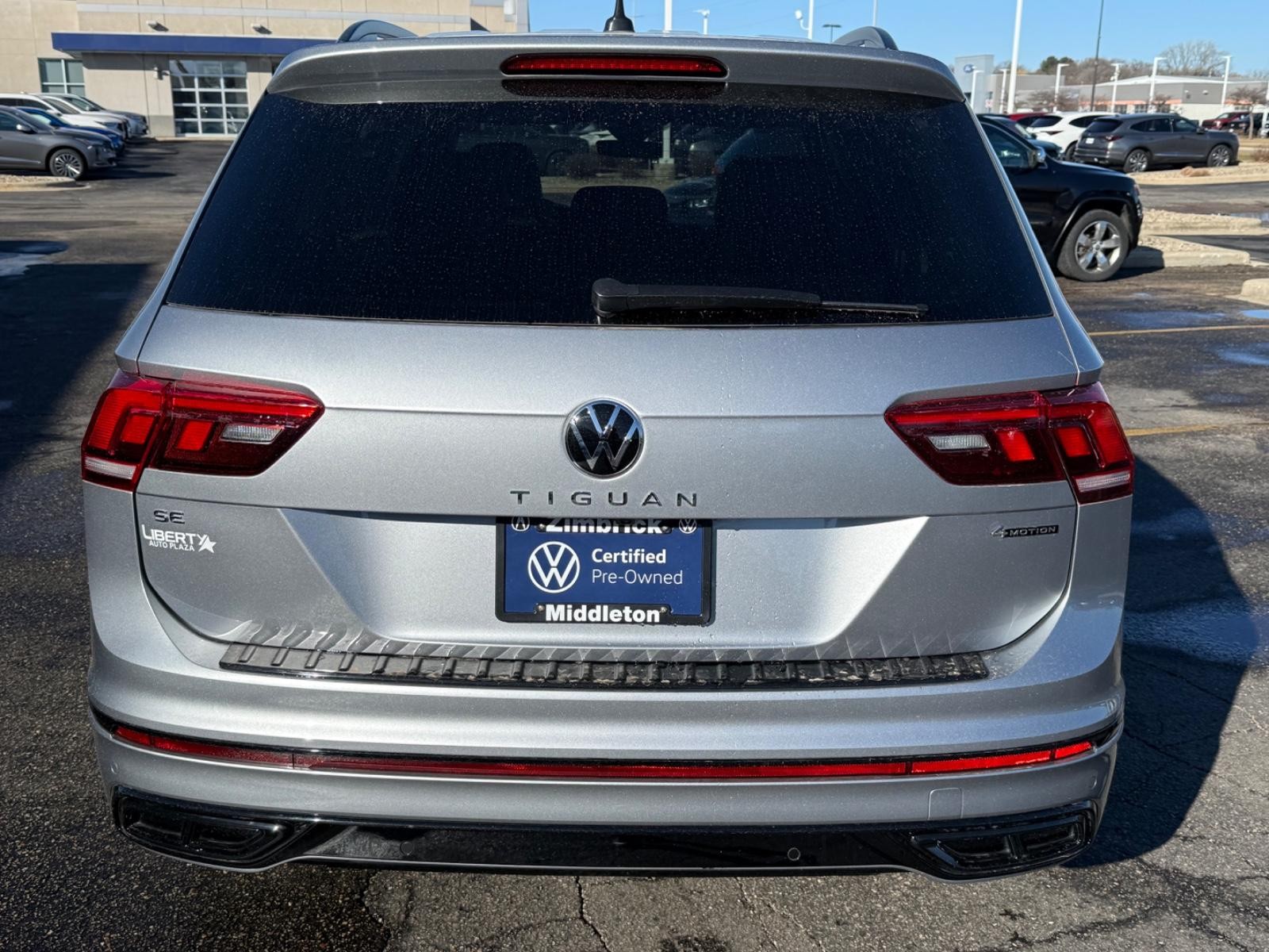 Volkswagen Tiguan Vehicle Image 04