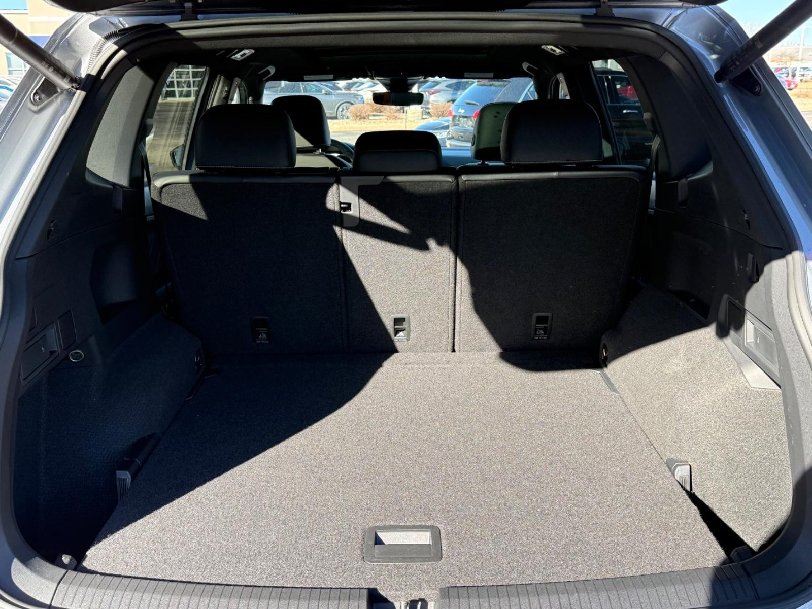 Volkswagen Tiguan Vehicle Image 05