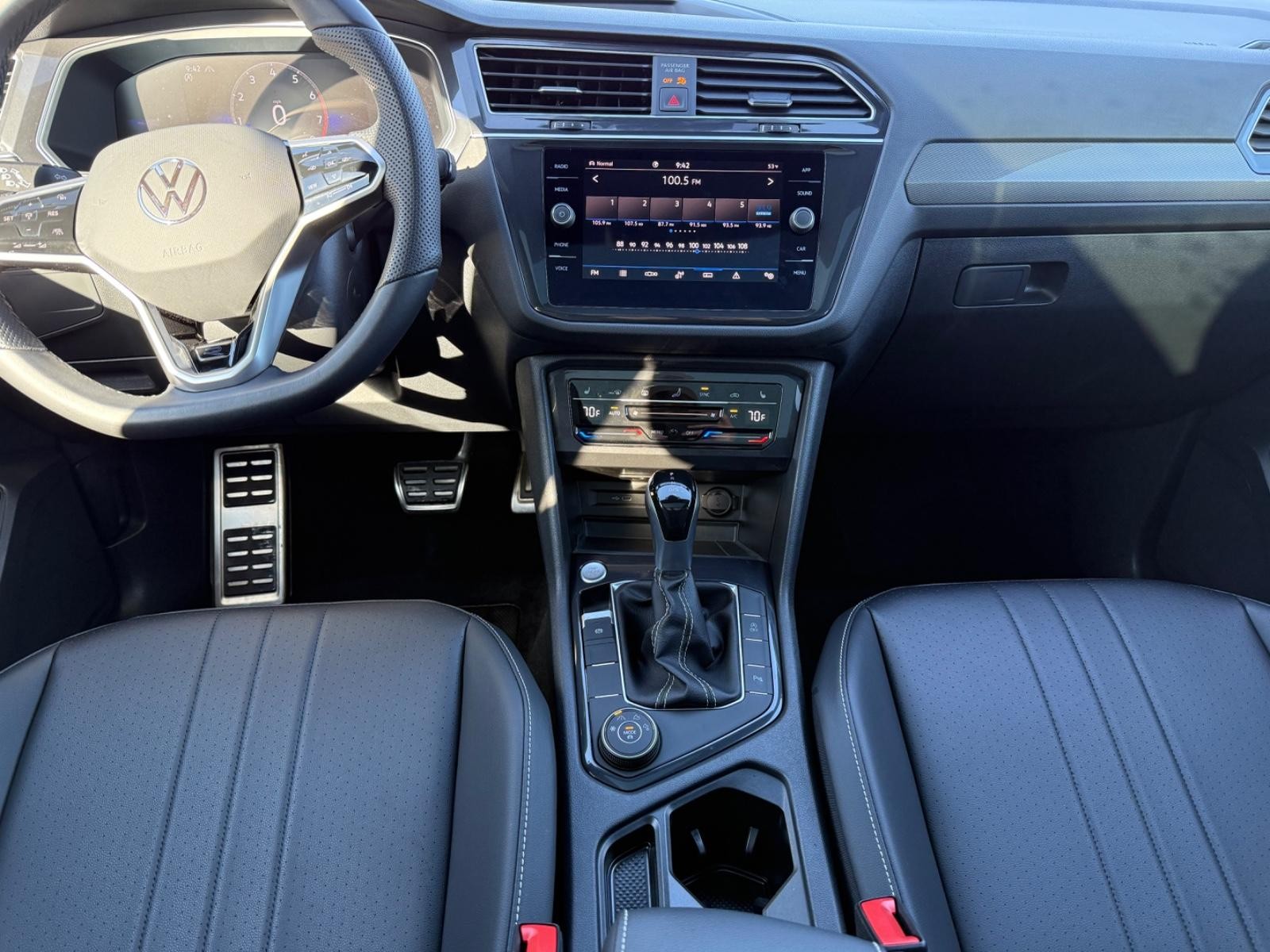 Volkswagen Tiguan Vehicle Image 11