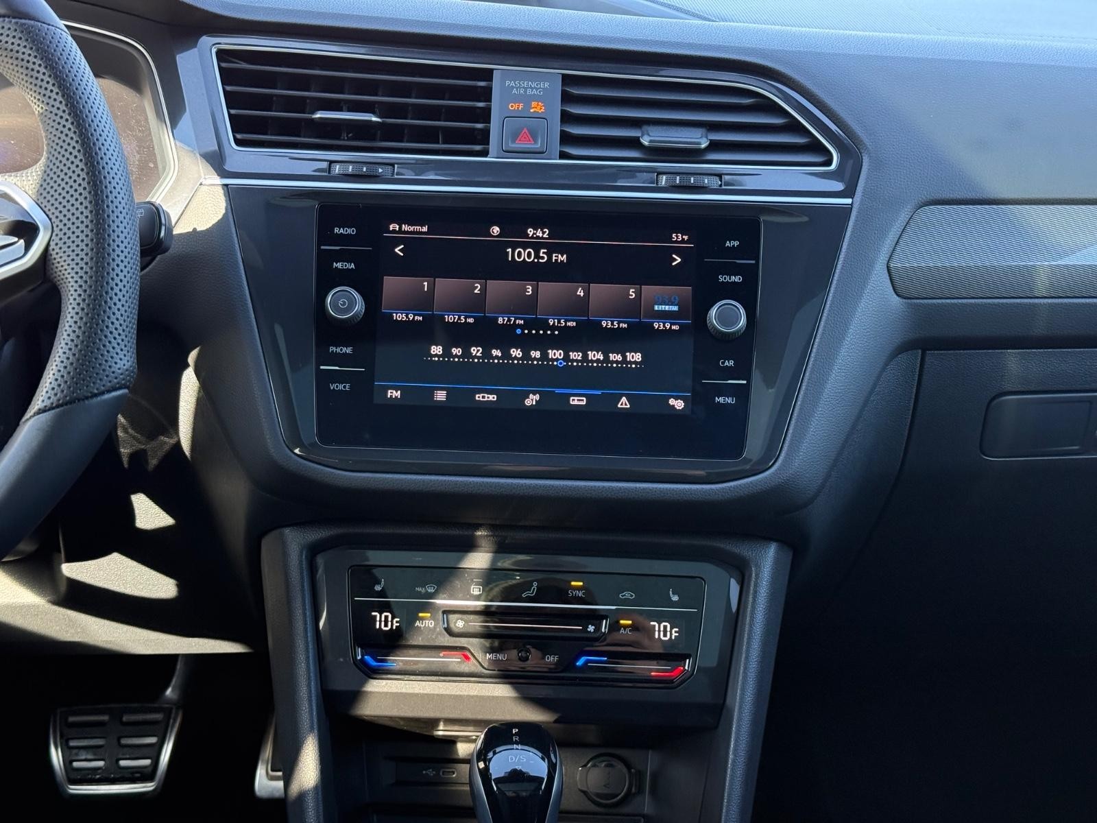 Volkswagen Tiguan Vehicle Image 12