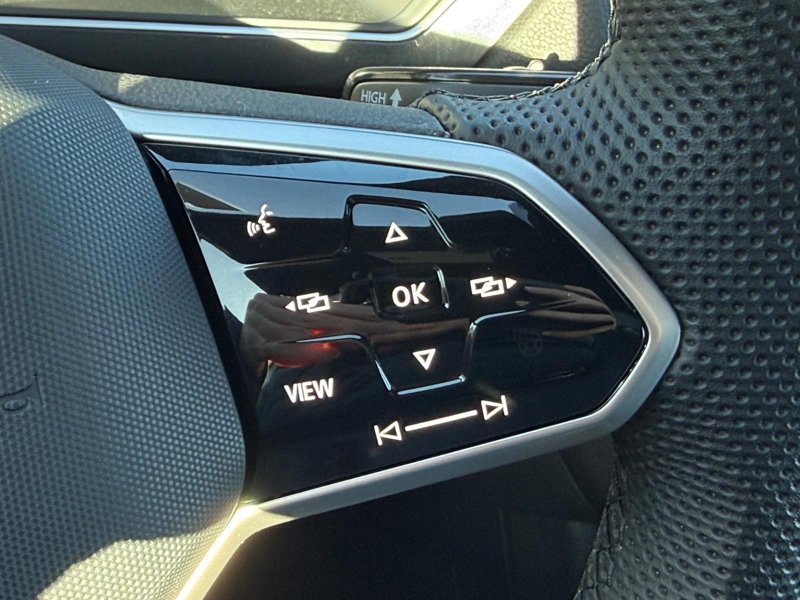 Volkswagen Tiguan Vehicle Image 17