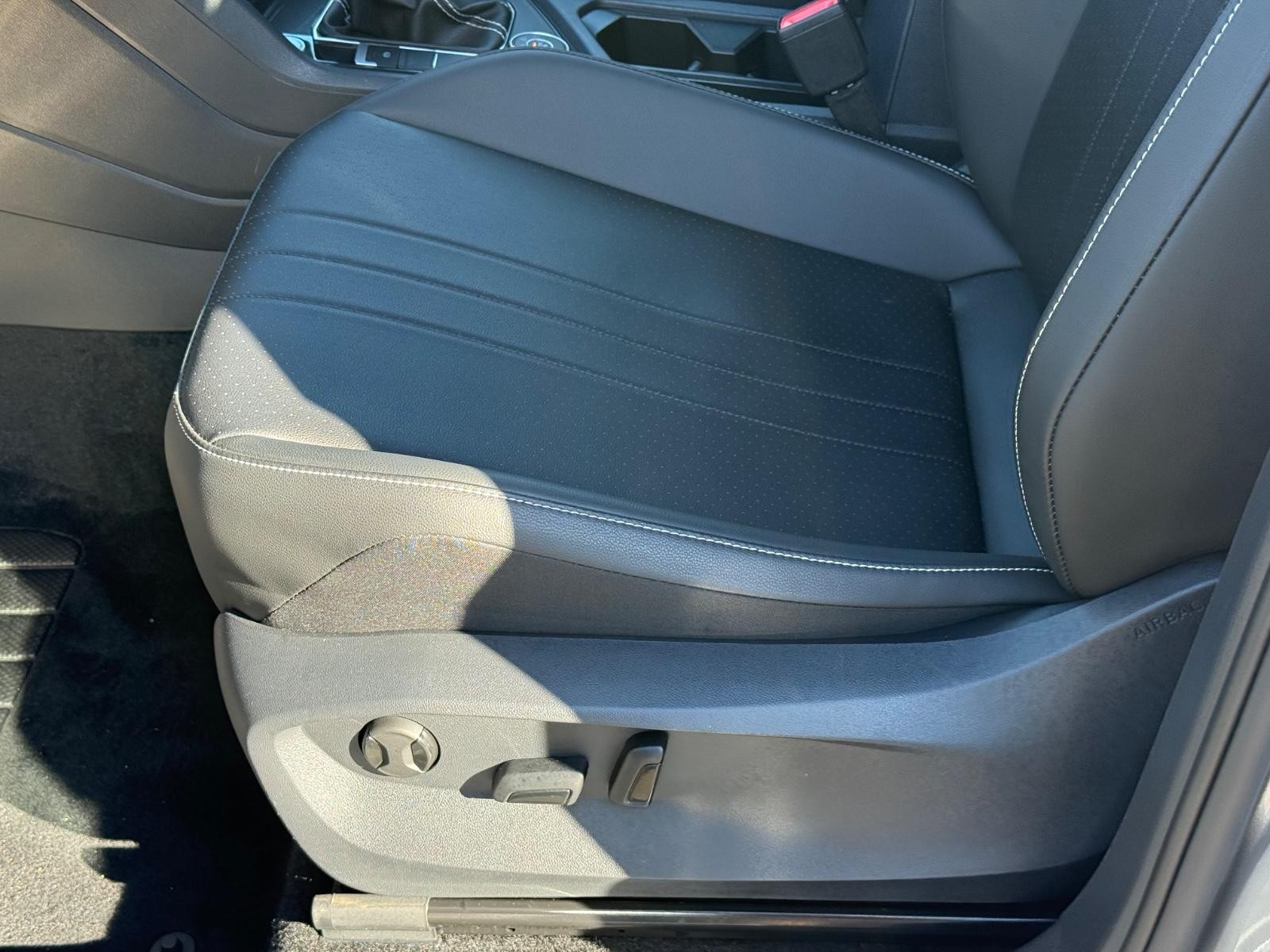 Volkswagen Tiguan Vehicle Image 22