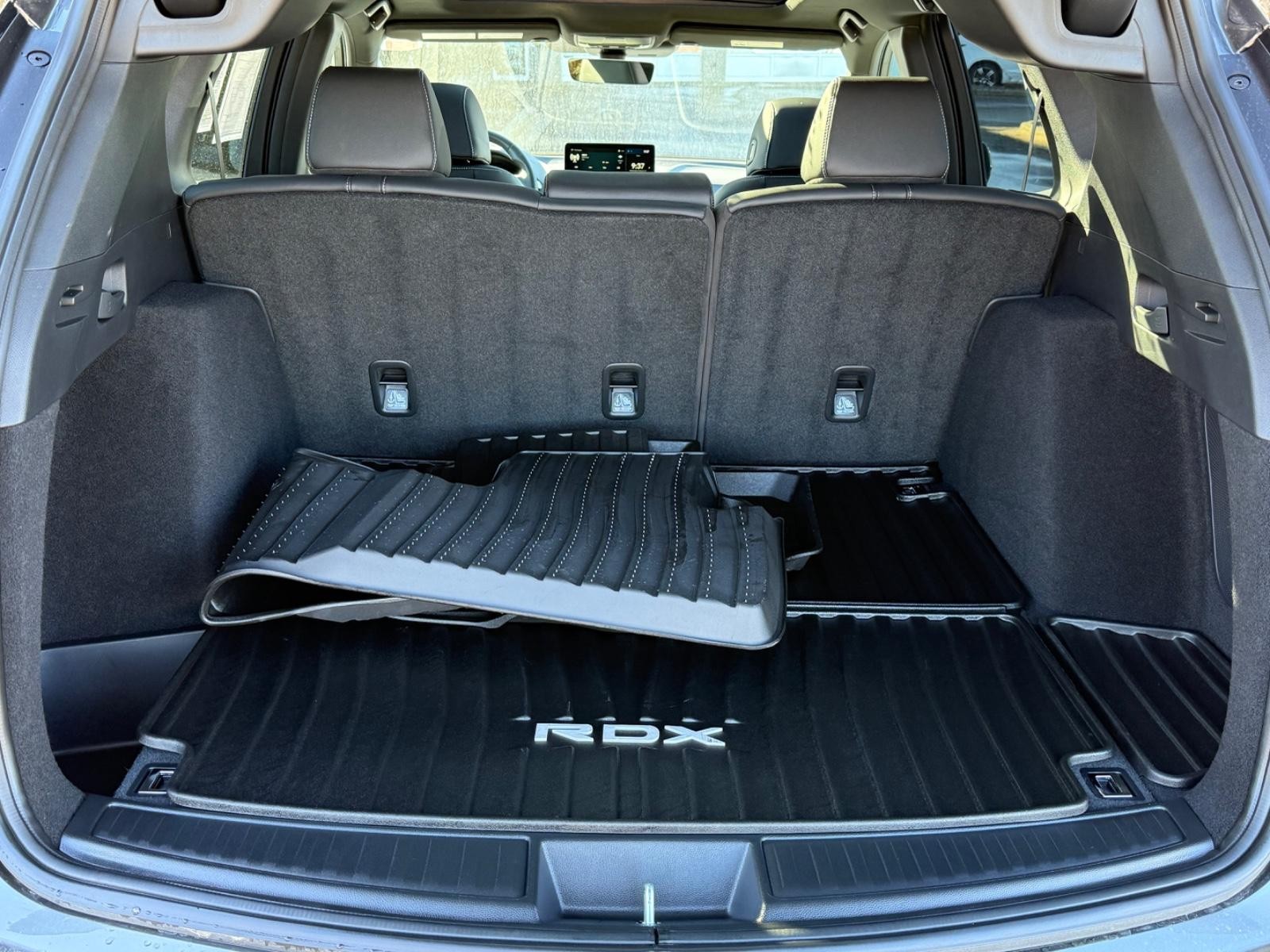 Acura RDX Vehicle Full-screen Gallery Image 05