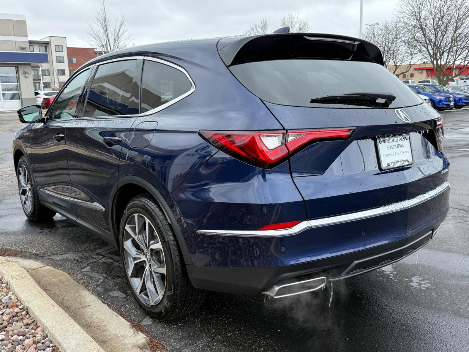 Acura MDX Vehicle Full-screen Gallery Image 06