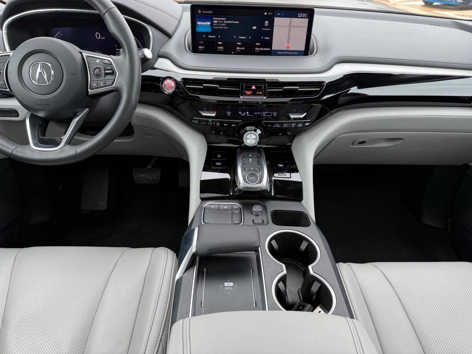 Acura MDX Vehicle Full-screen Gallery Image 11