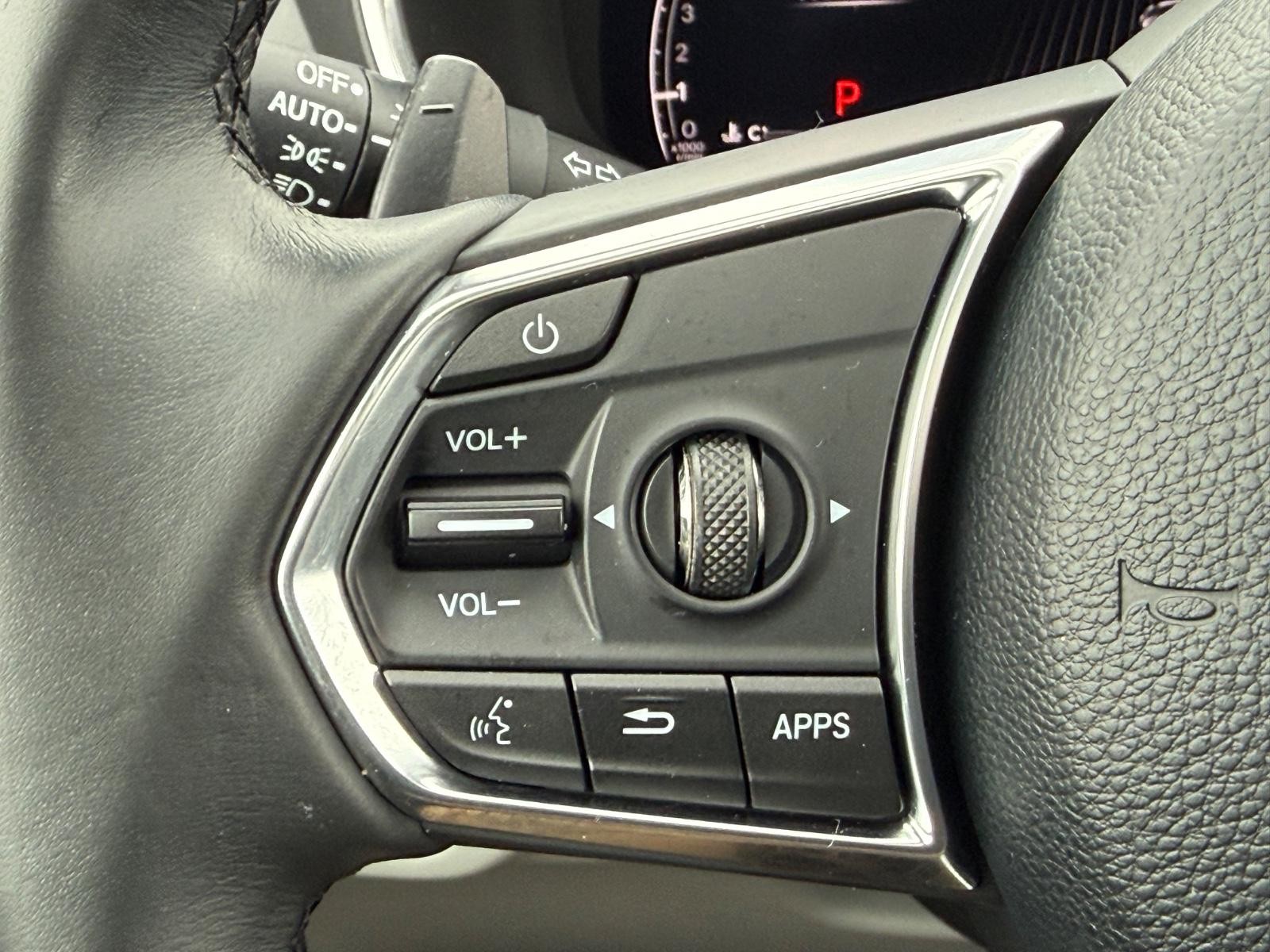 Acura MDX Vehicle Full-screen Gallery Image 17