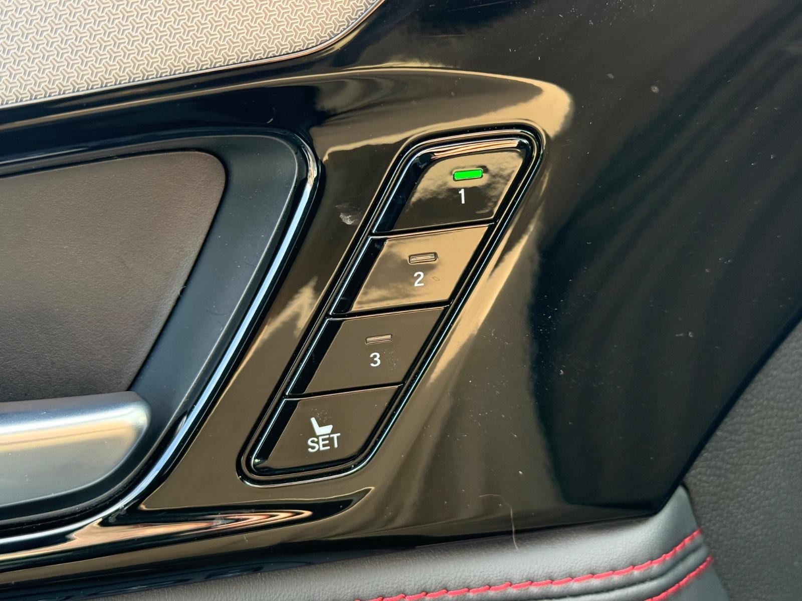 Acura MDX Vehicle Image 11