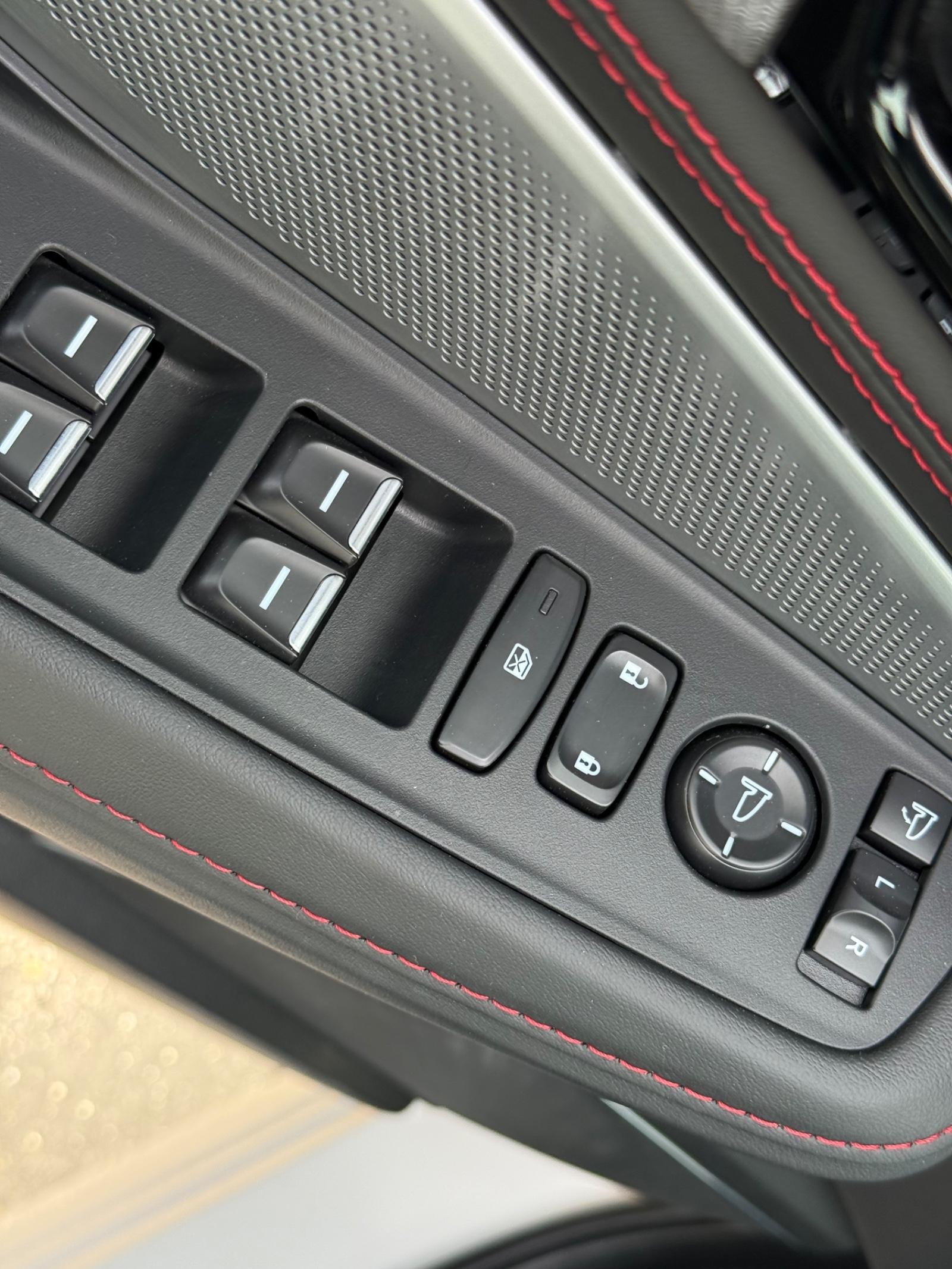 Acura MDX Vehicle Image 19