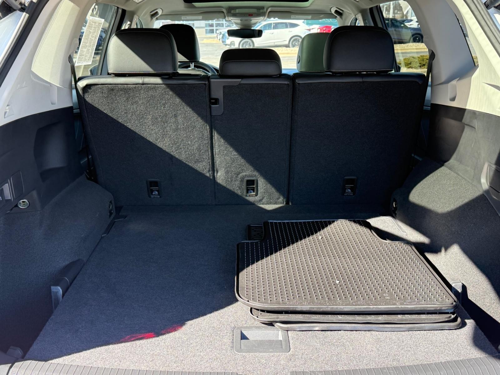 Volkswagen Tiguan Vehicle Image 05