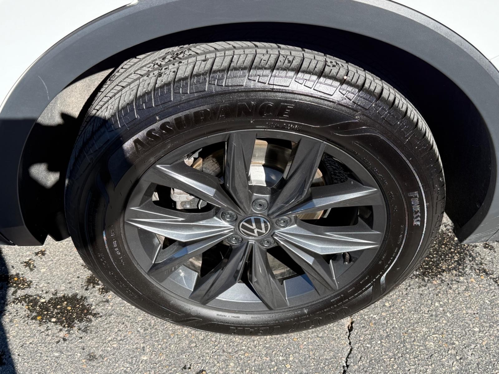 Volkswagen Tiguan Vehicle Image 07