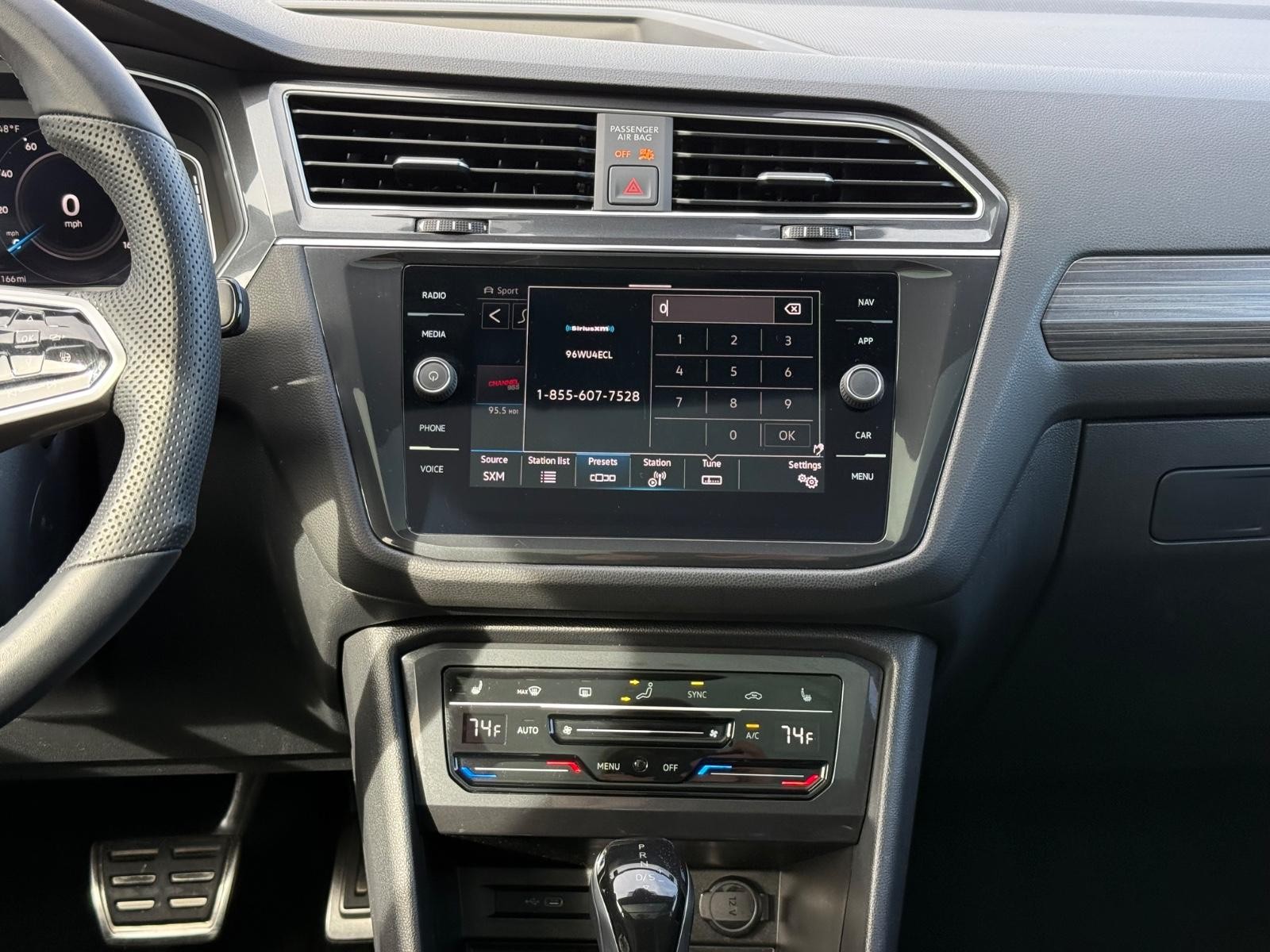 Volkswagen Tiguan Vehicle Image 12