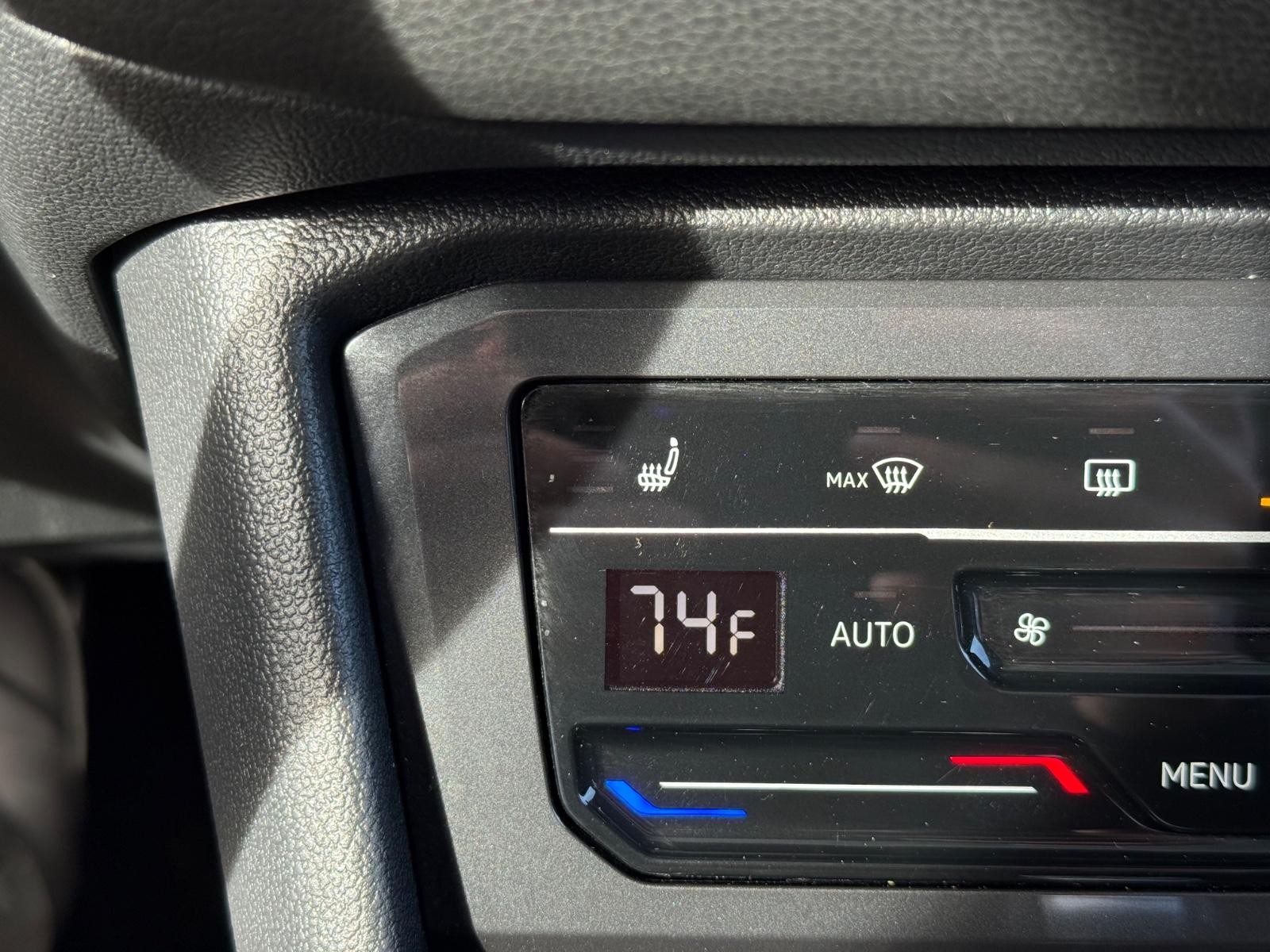 Volkswagen Tiguan Vehicle Image 20