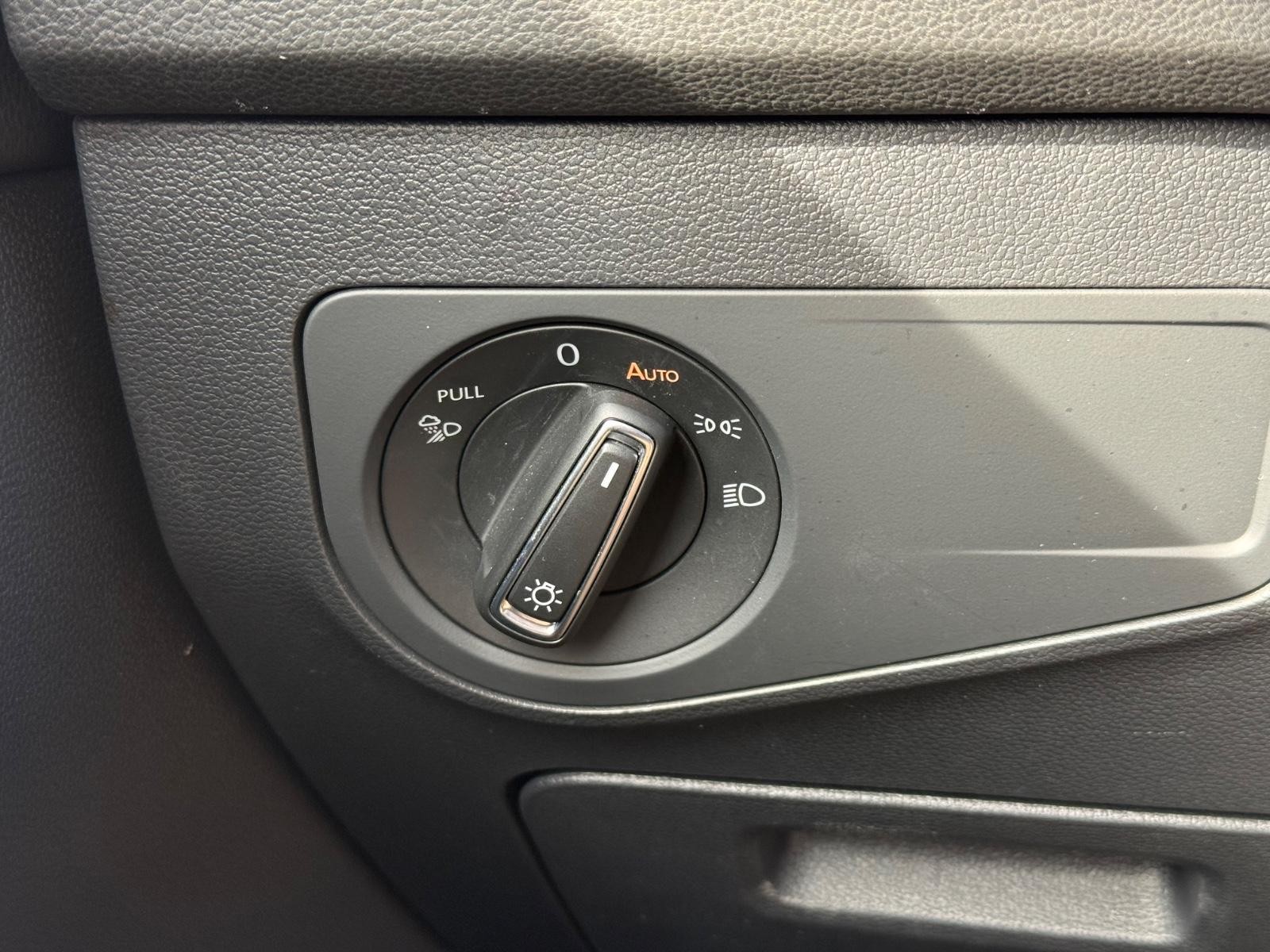 Volkswagen Tiguan Vehicle Image 22