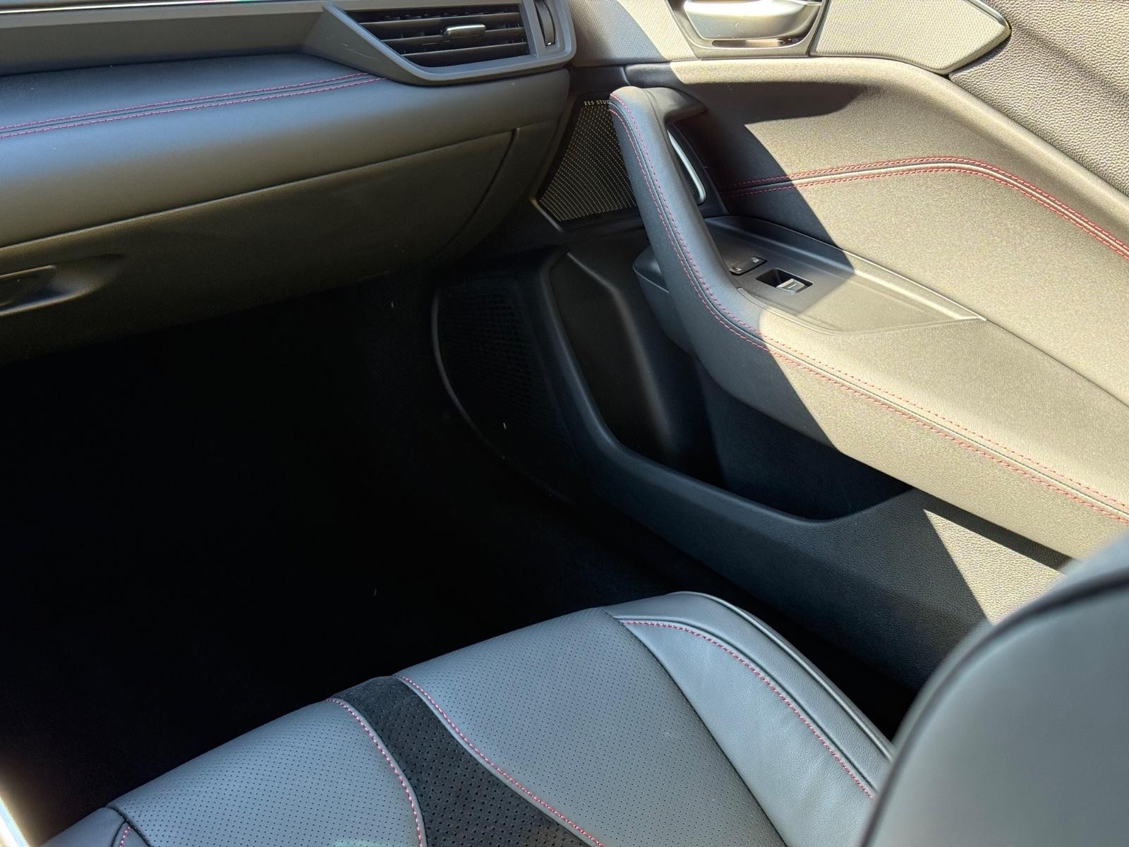 Acura TLX Vehicle Image 15