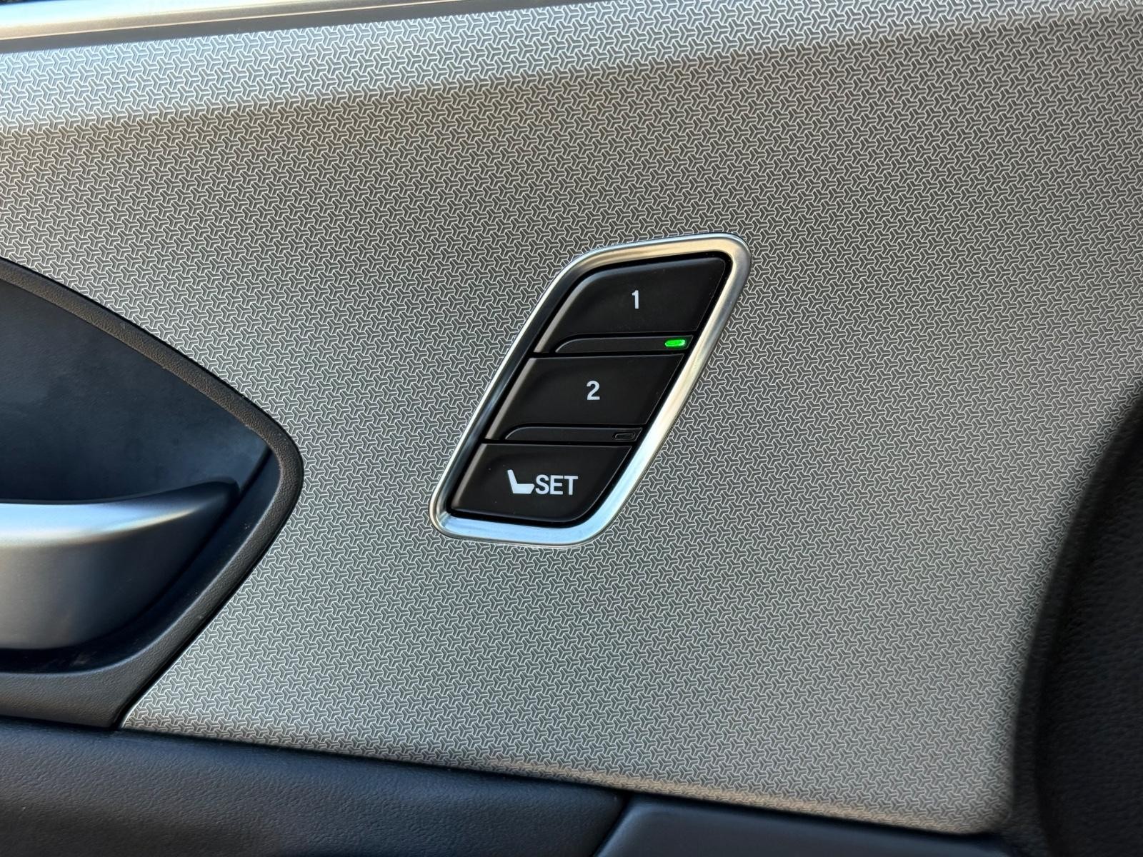 Acura TLX Vehicle Image 16