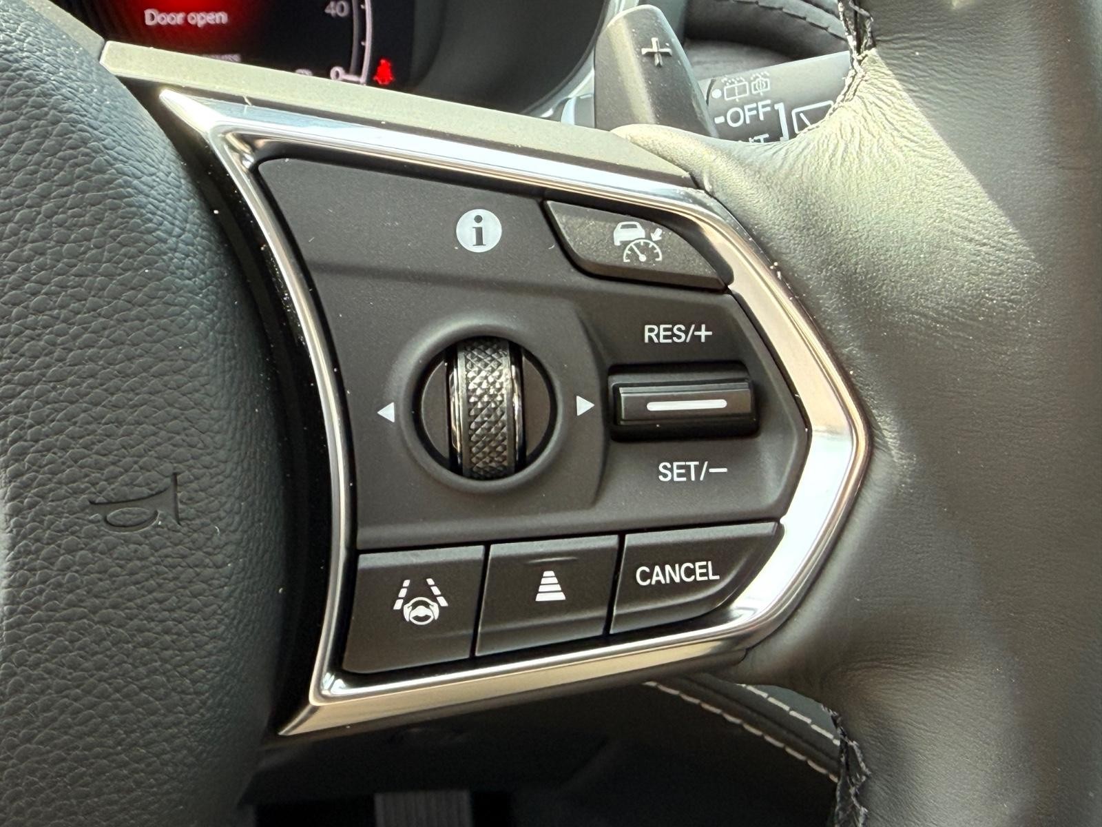 Acura MDX Vehicle Image 12