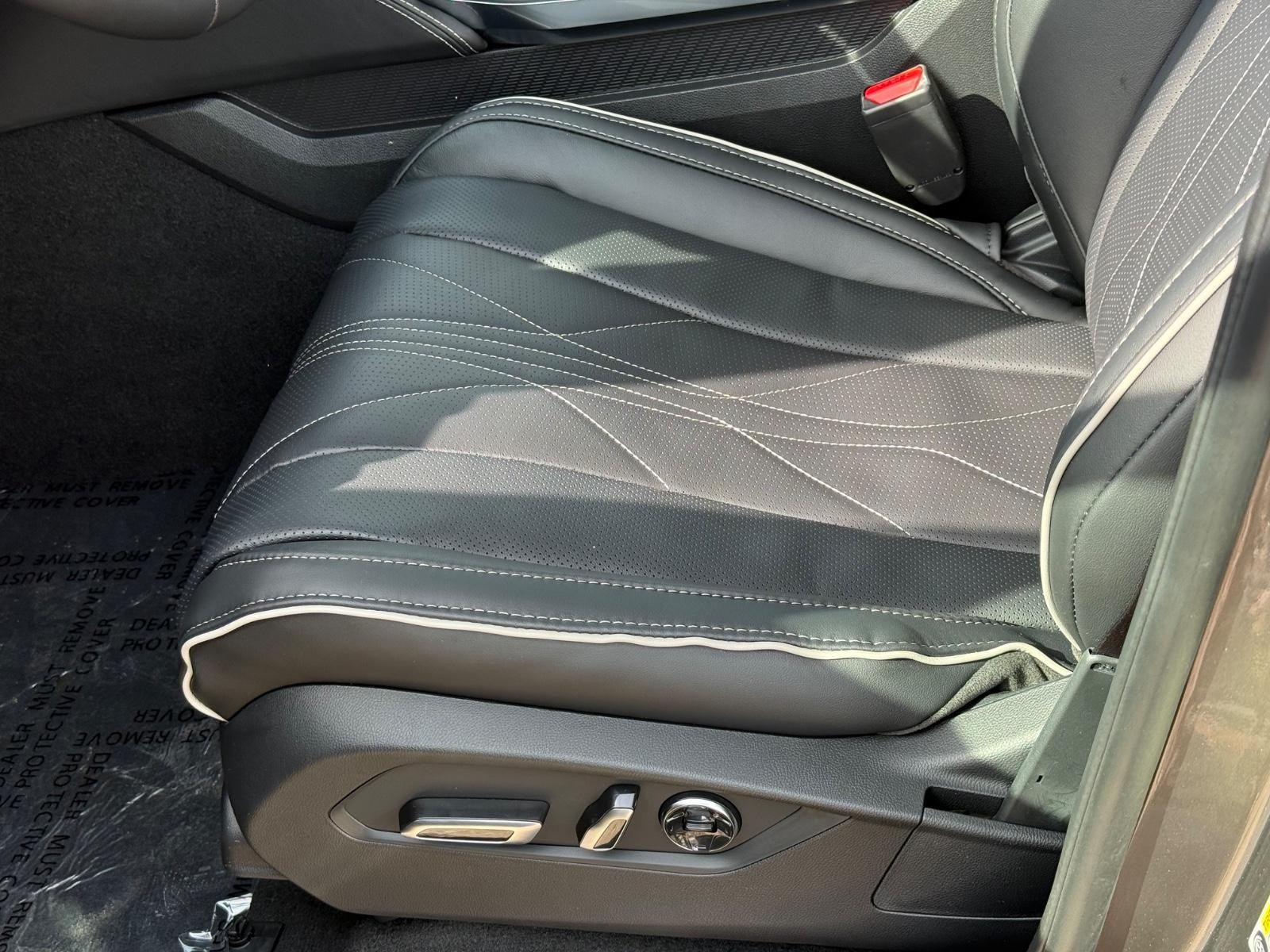 Acura MDX Vehicle Image 16