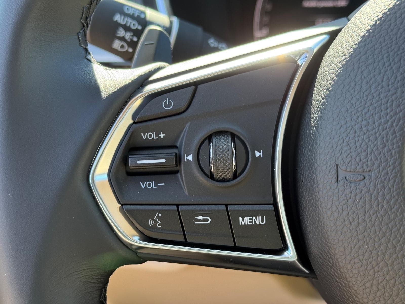 Acura MDX Vehicle Image 11