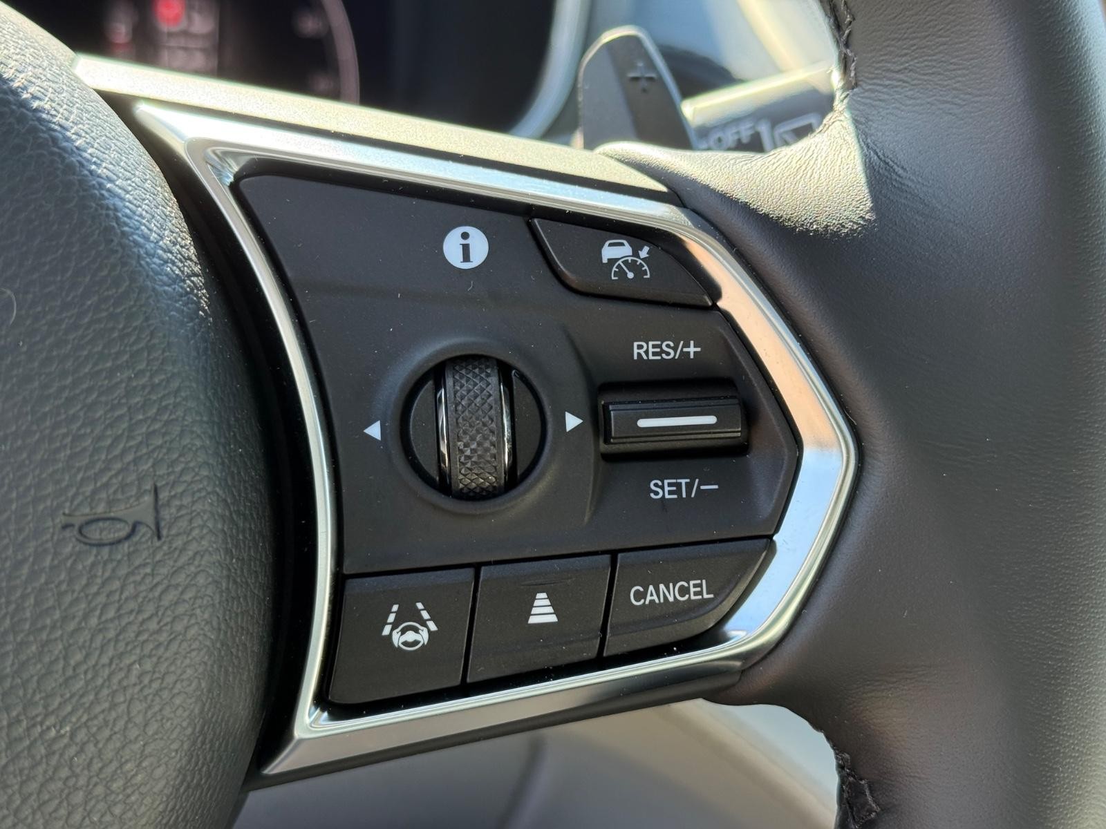 Acura MDX Vehicle Image 12