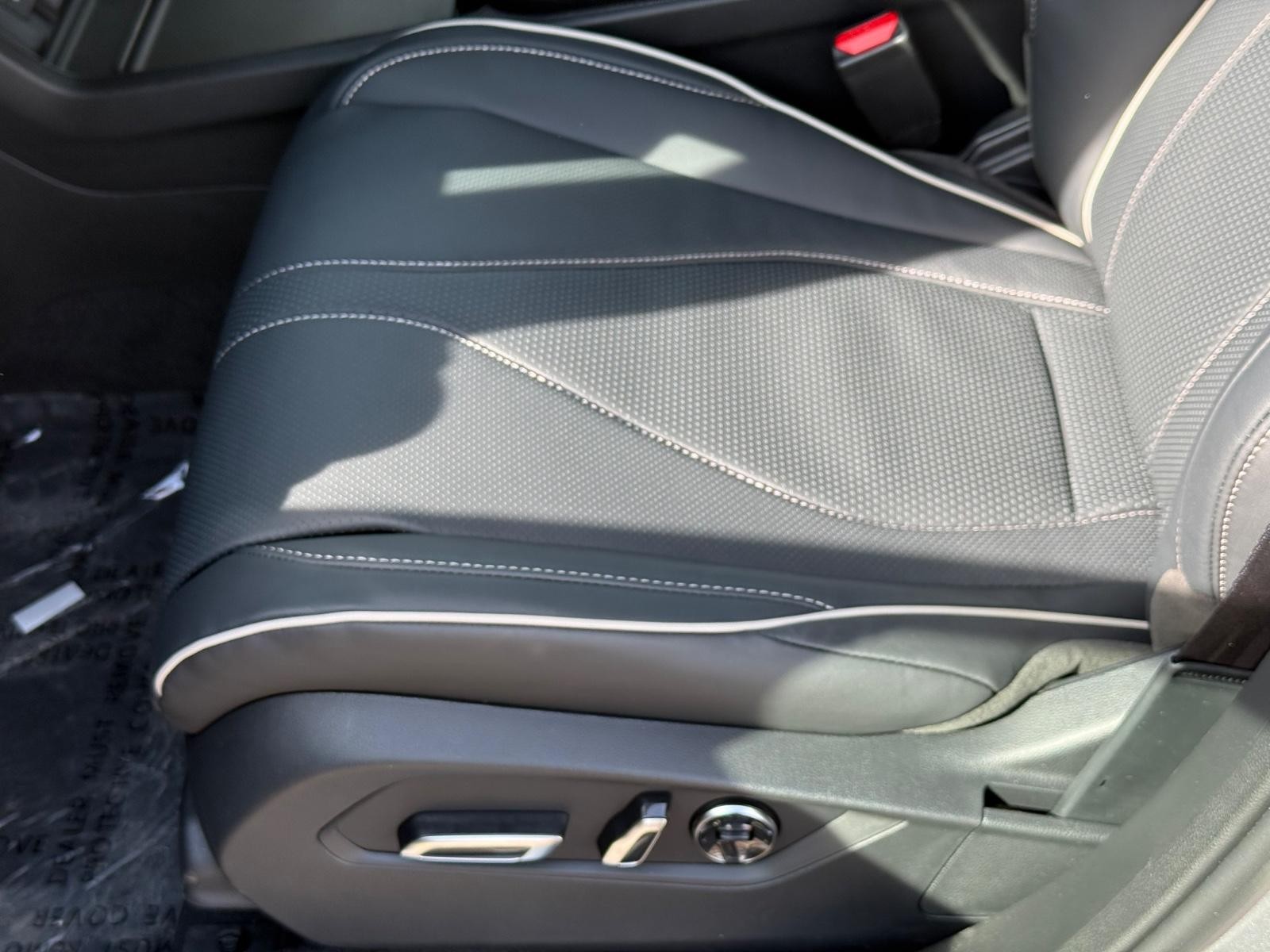 Acura RDX Vehicle Image 16