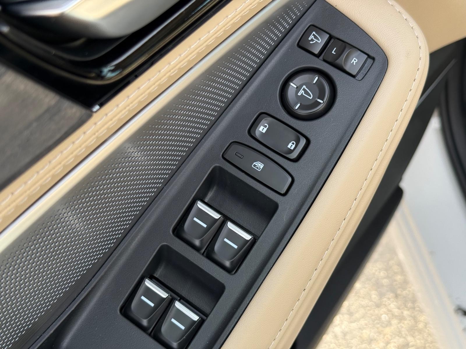 Acura MDX Vehicle Image 15