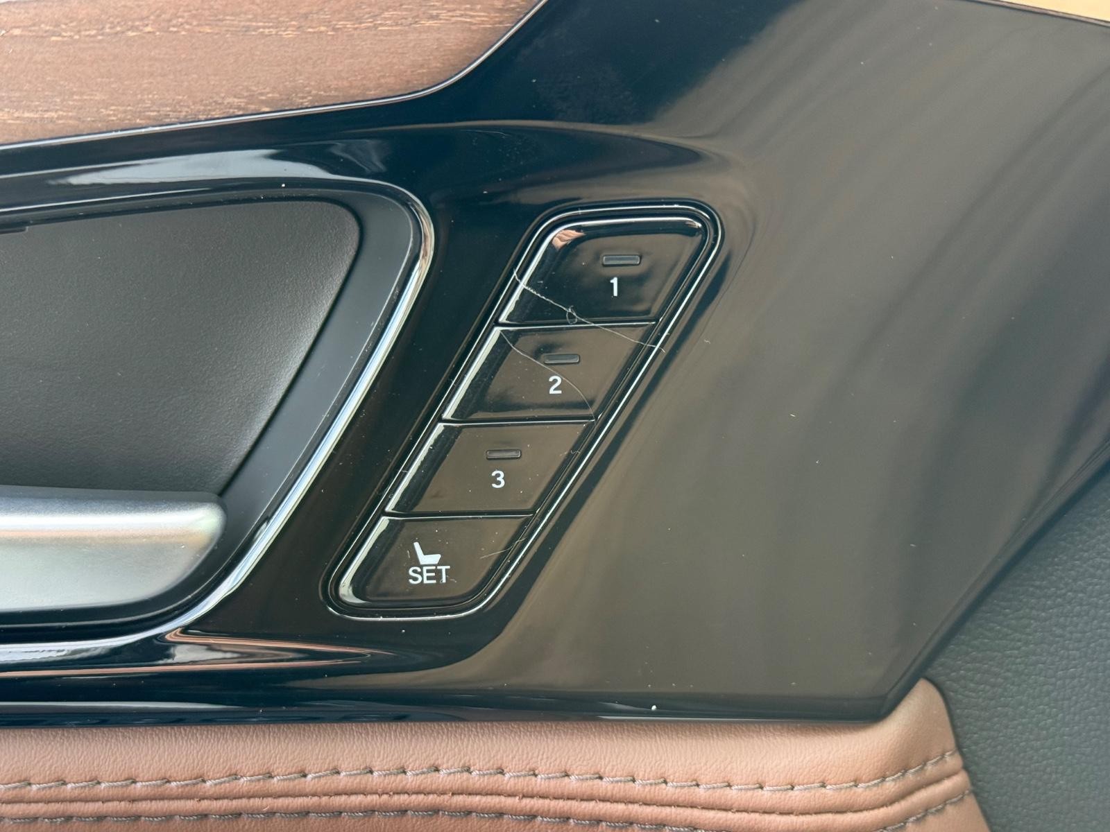 Acura MDX Vehicle Image 11