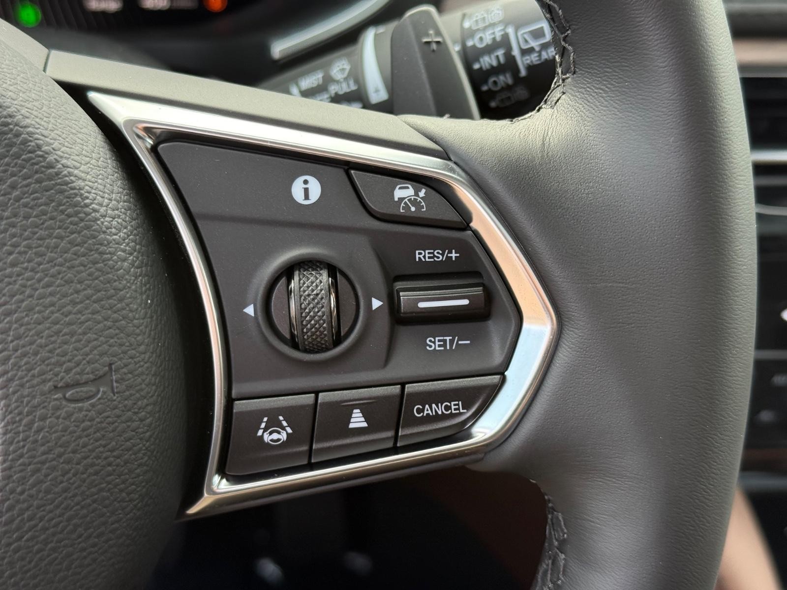 Acura MDX Vehicle Image 13