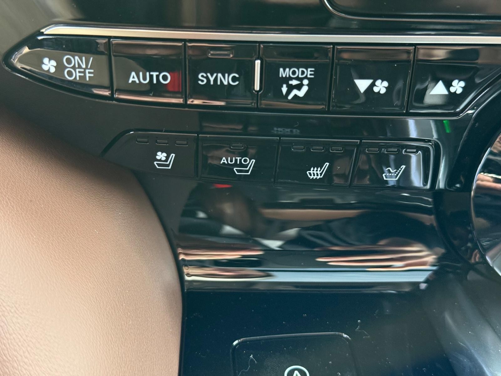 Acura MDX Vehicle Image 15