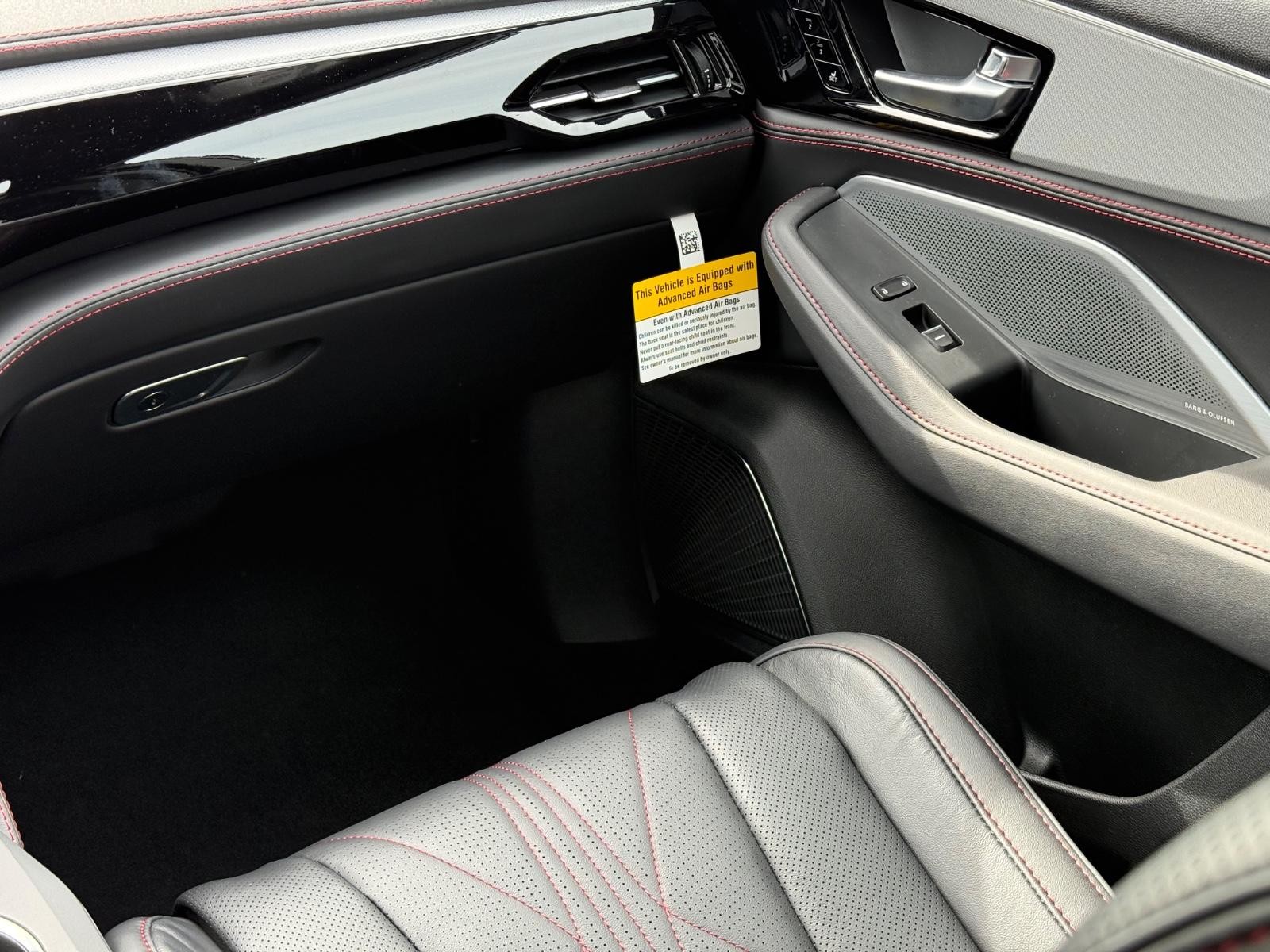 Acura MDX Vehicle Image 10