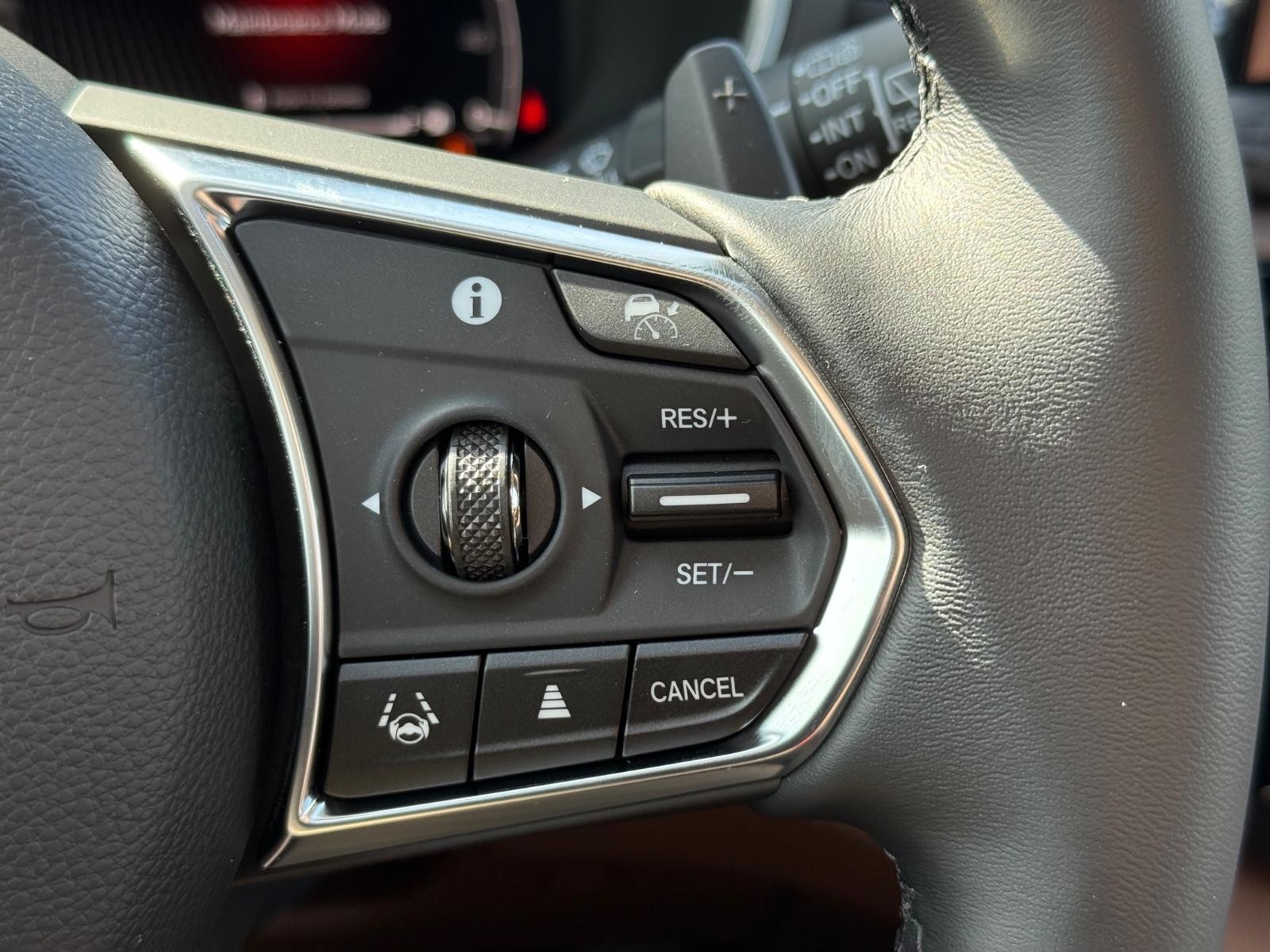 Acura MDX Vehicle Image 11